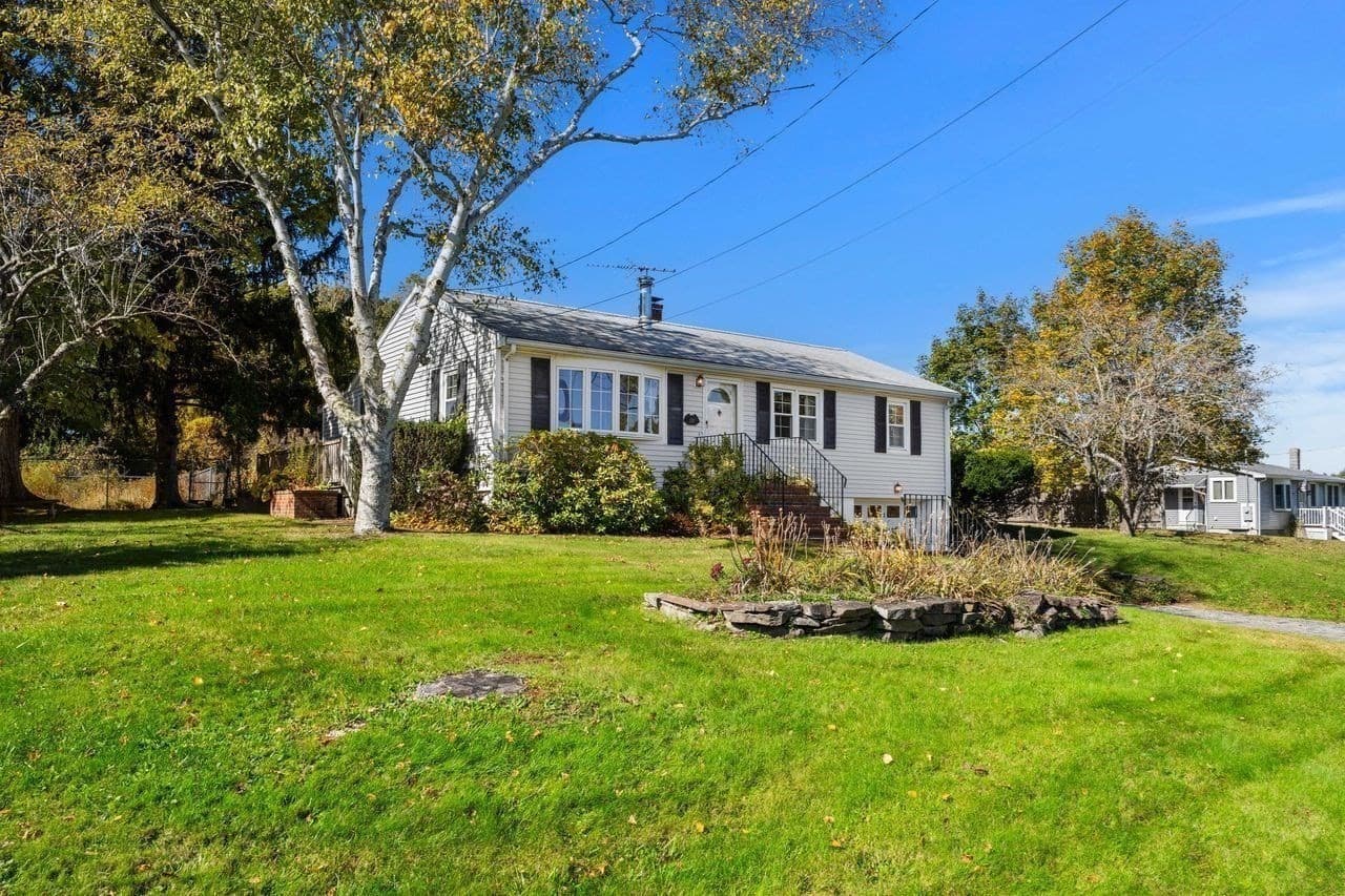 Single Family Residence at 232 Market Street, Amesbury MA 01913, photo 22 of 40