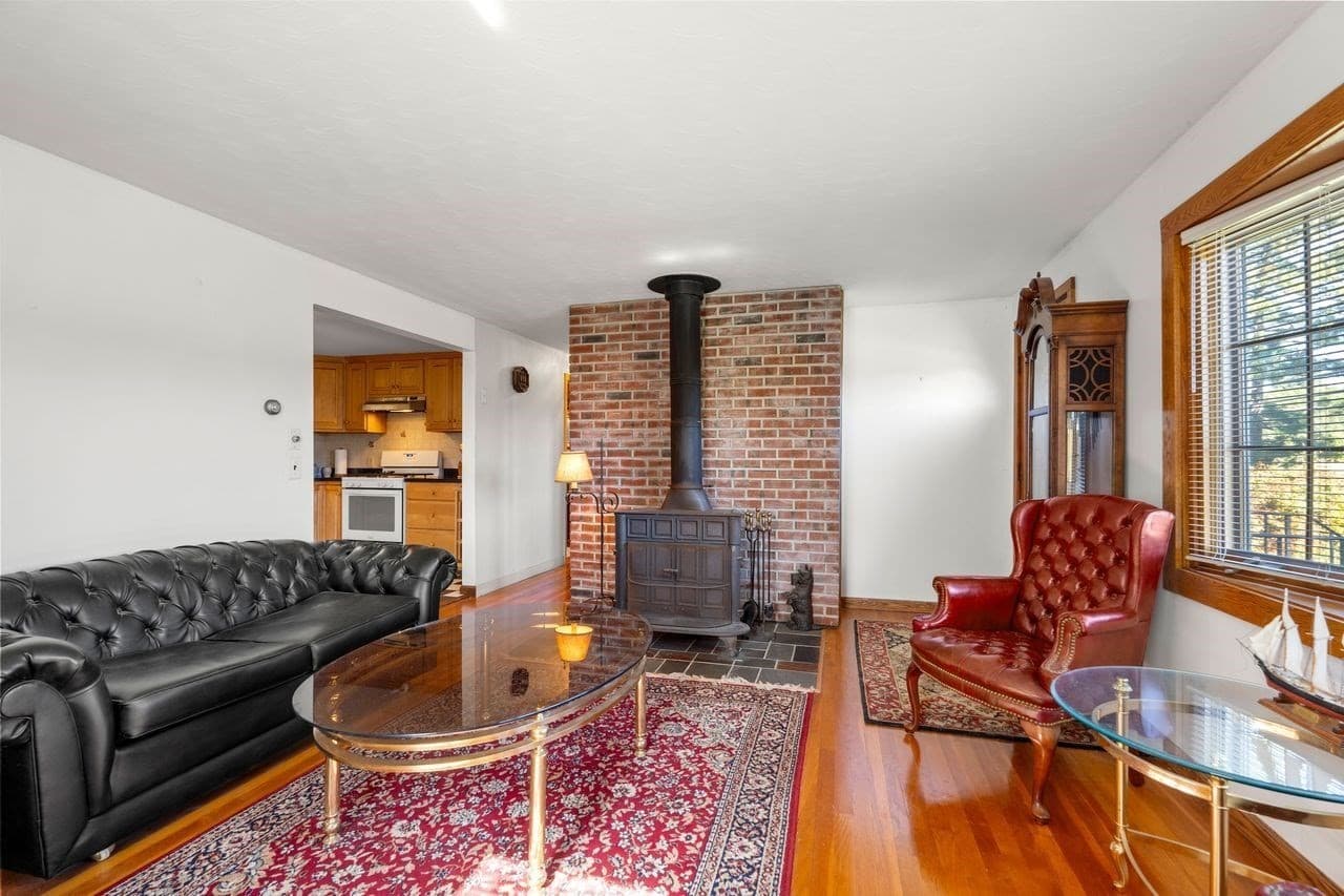 Single Family Residence at 232 Market Street, Amesbury MA 01913, photo 9 of 40