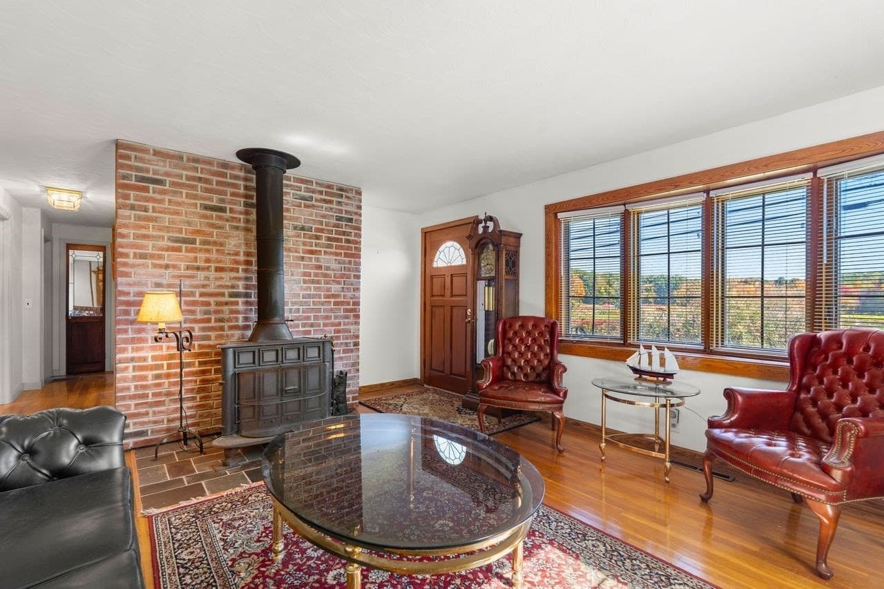 Single Family Residence at 232 Market Street, Amesbury MA 01913, photo 10 of 40