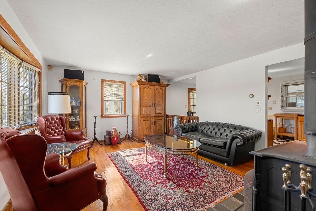 Single Family Residence at 232 Market Street, Amesbury MA 01913, photo 8 of 40