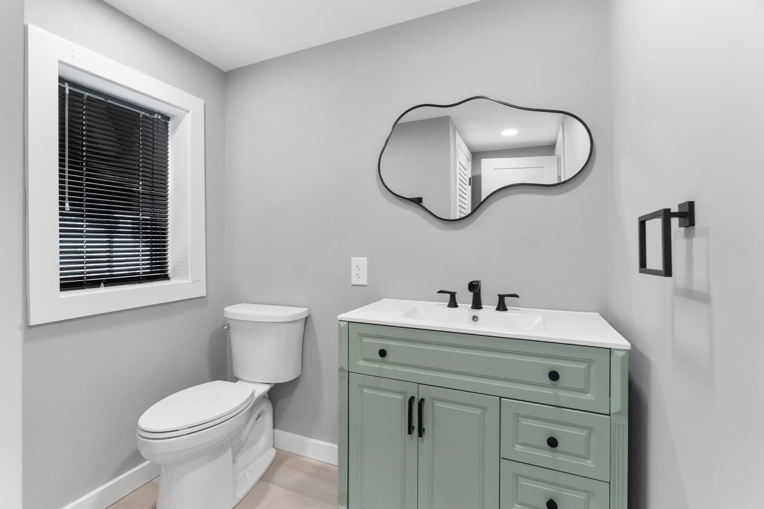 Single Family Residence at 10 Shore Drive, Wrentham MA 02093, photo 11 of 41