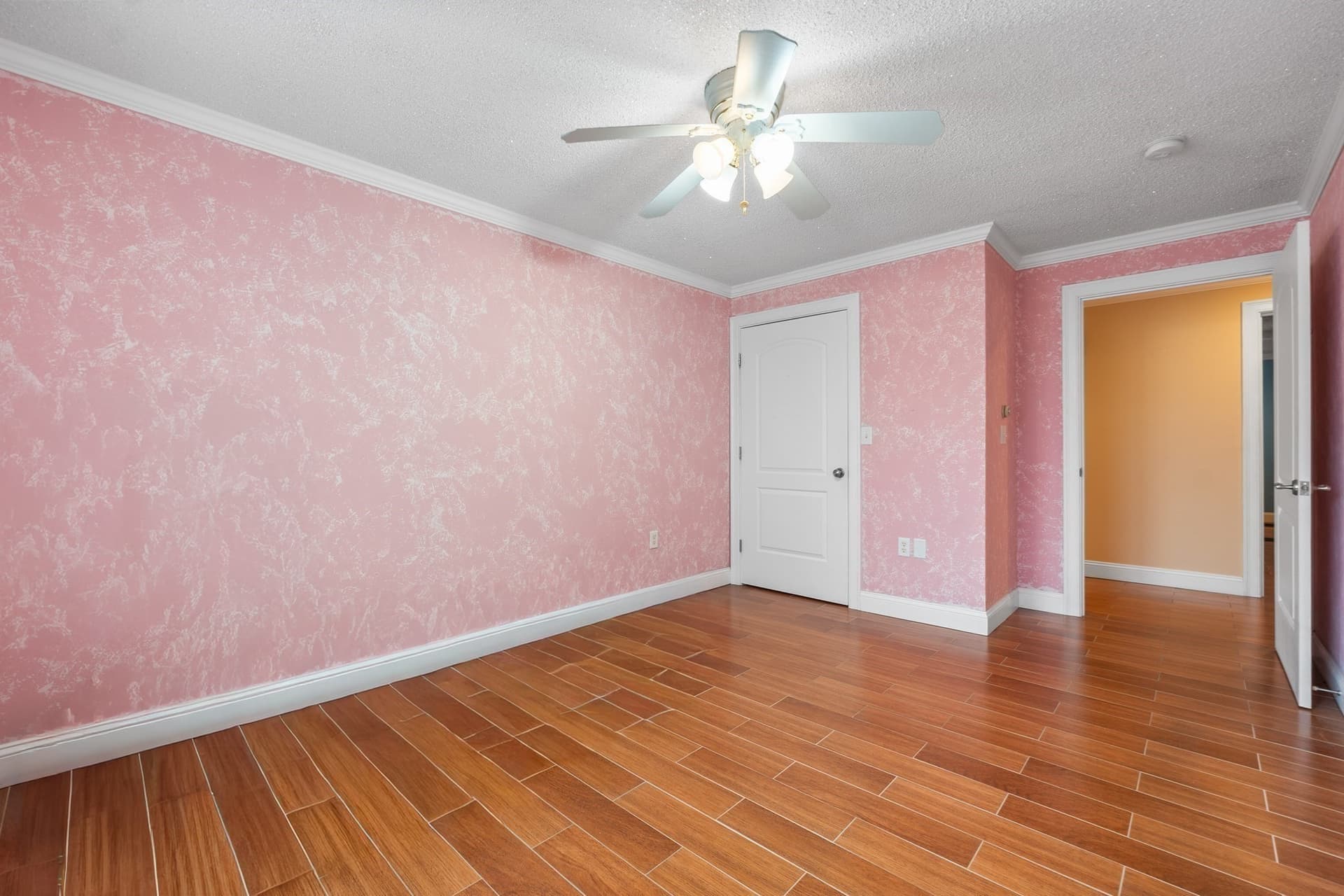 Single Family Residence at 1300 Lakeview Avenue, Dracut MA 01826, photo 27 of 33