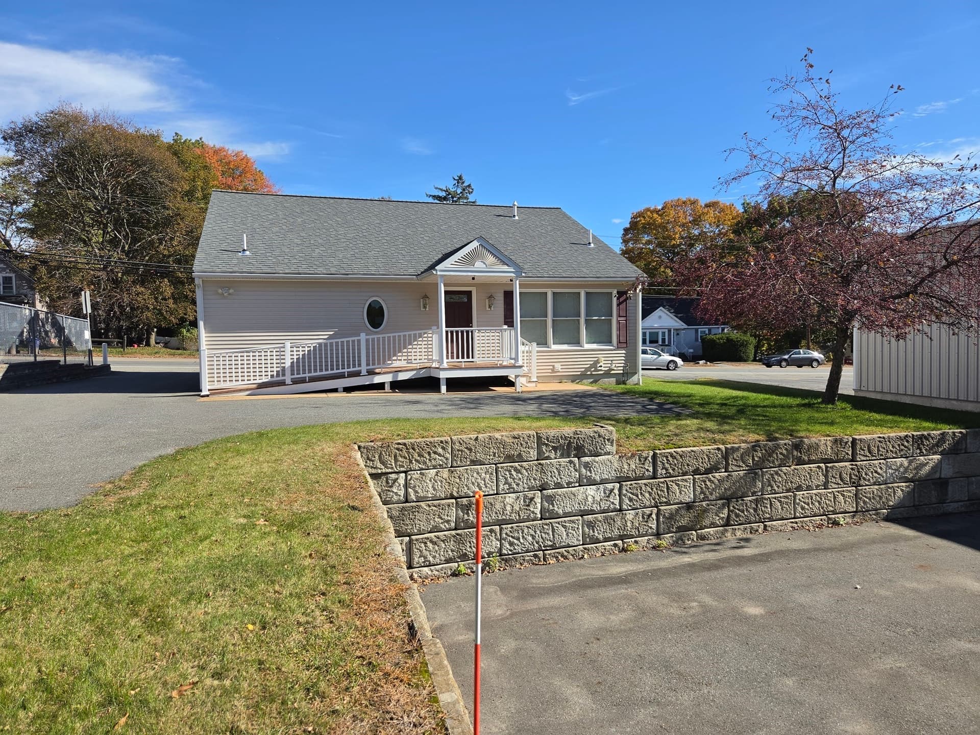 Single Family Residence at 1300 Lakeview Avenue, Dracut MA 01826, photo 6 of 33