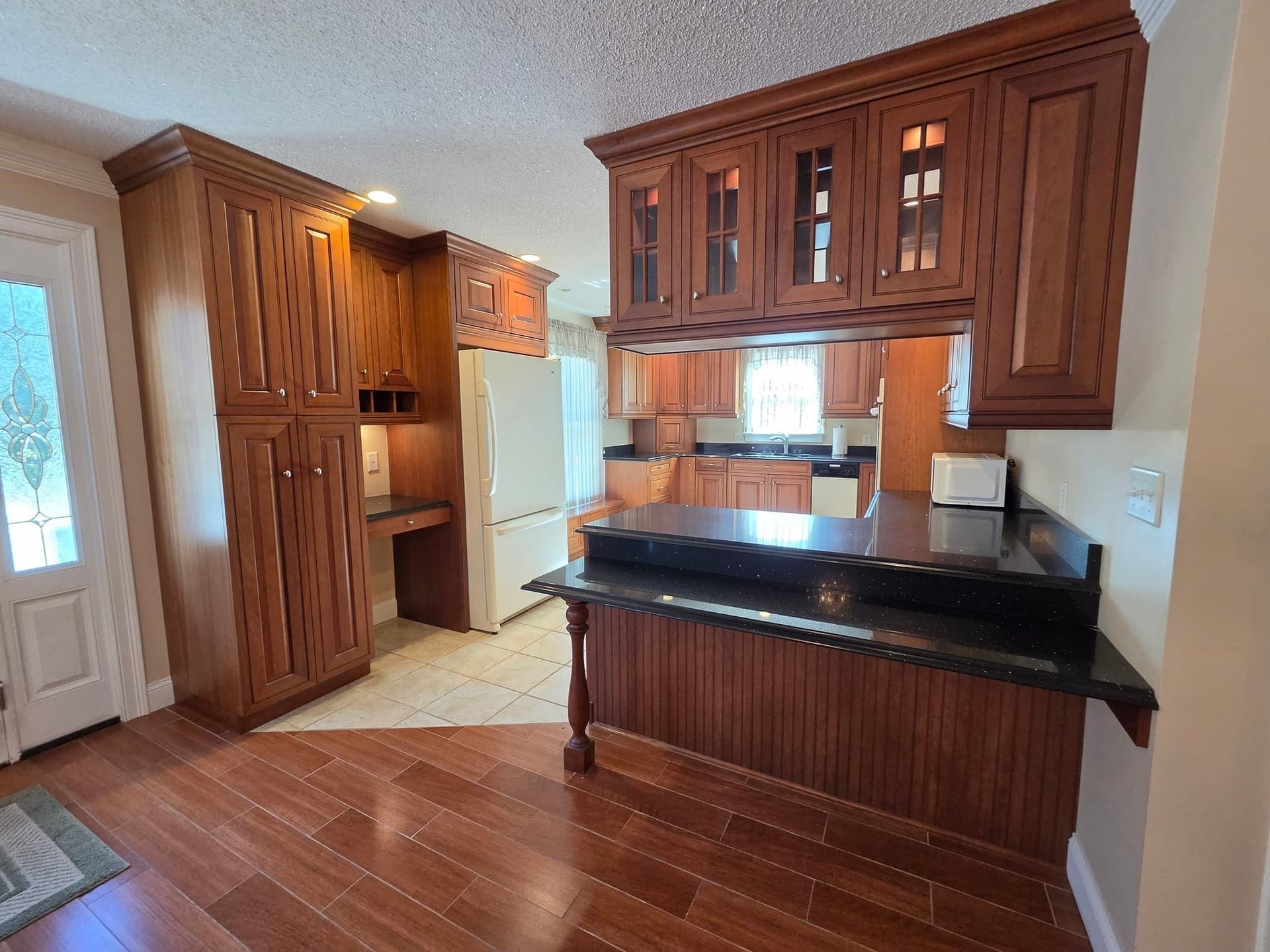 Single Family Residence at 1300 Lakeview Avenue, Dracut MA 01826, photo 13 of 33