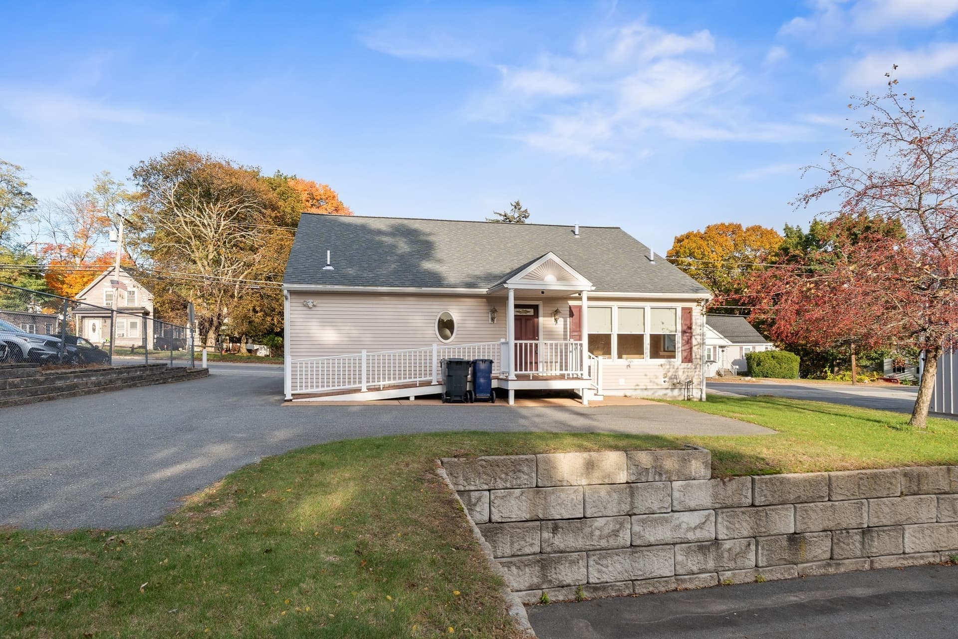 Single Family Residence at 1300 Lakeview Avenue, Dracut MA 01826, photo 7 of 33