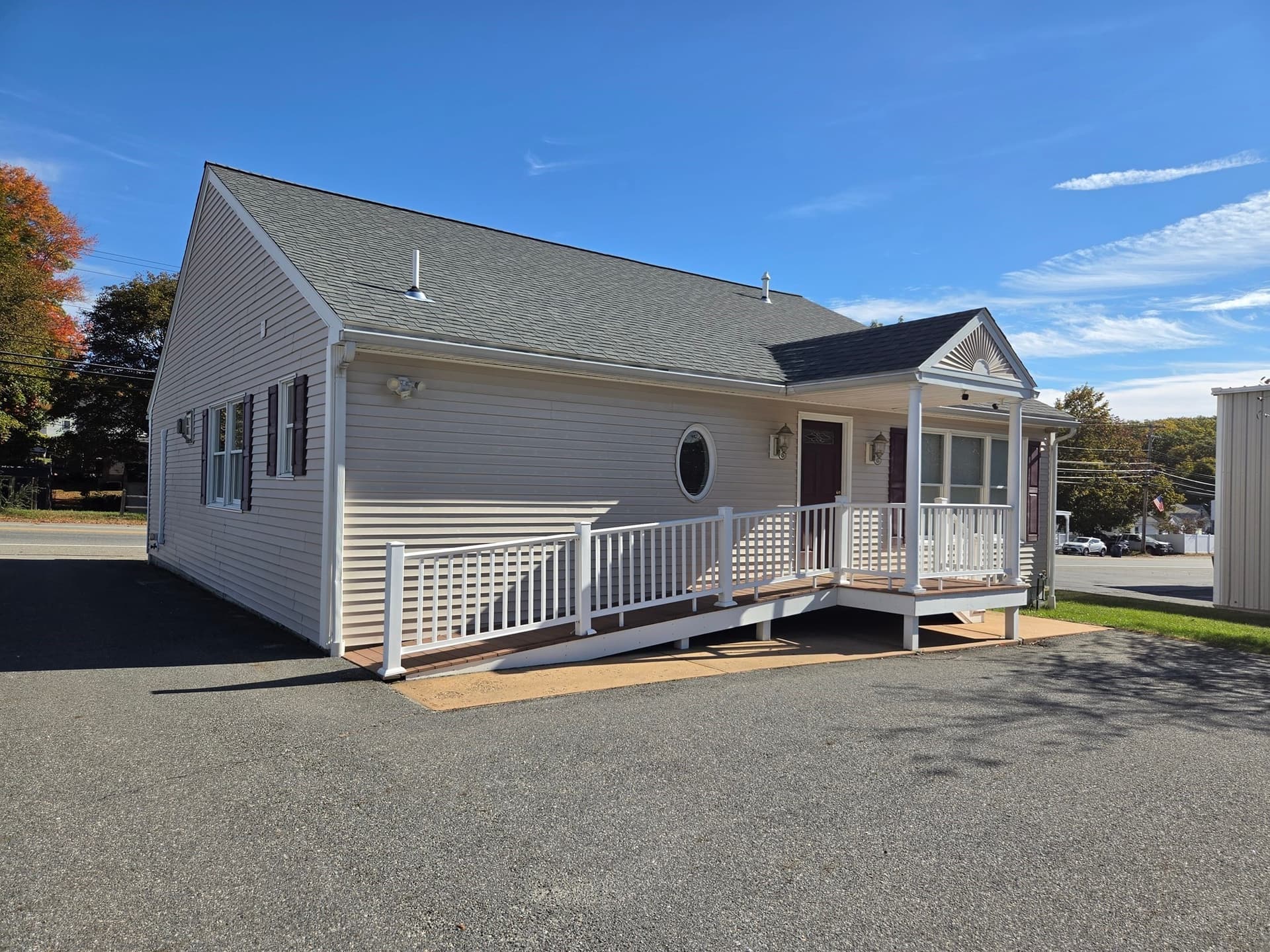 Single Family Residence at 1300 Lakeview Avenue, Dracut MA 01826, photo 5 of 33