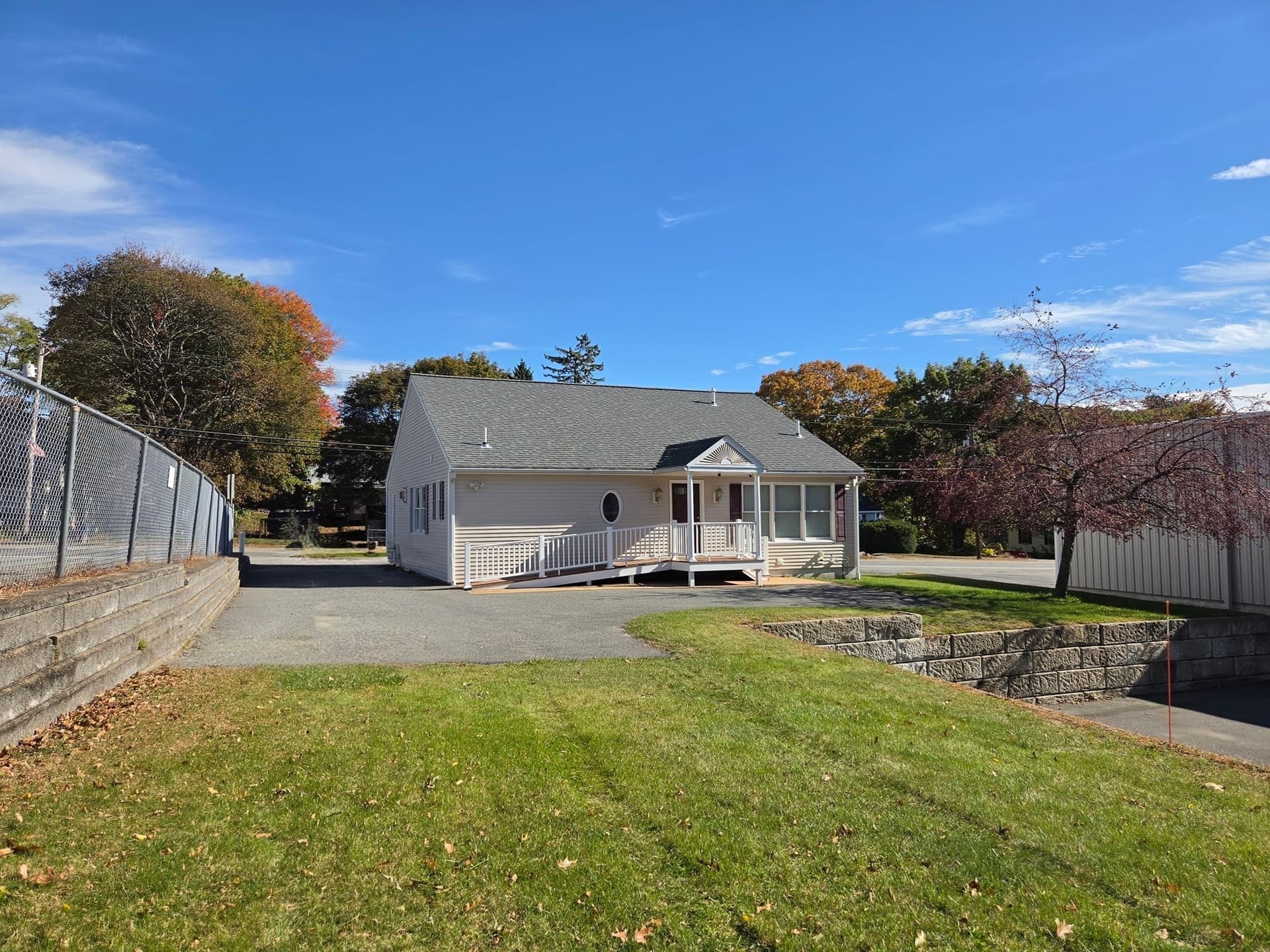 Single Family Residence at 1300 Lakeview Avenue, Dracut MA 01826, photo 8 of 33