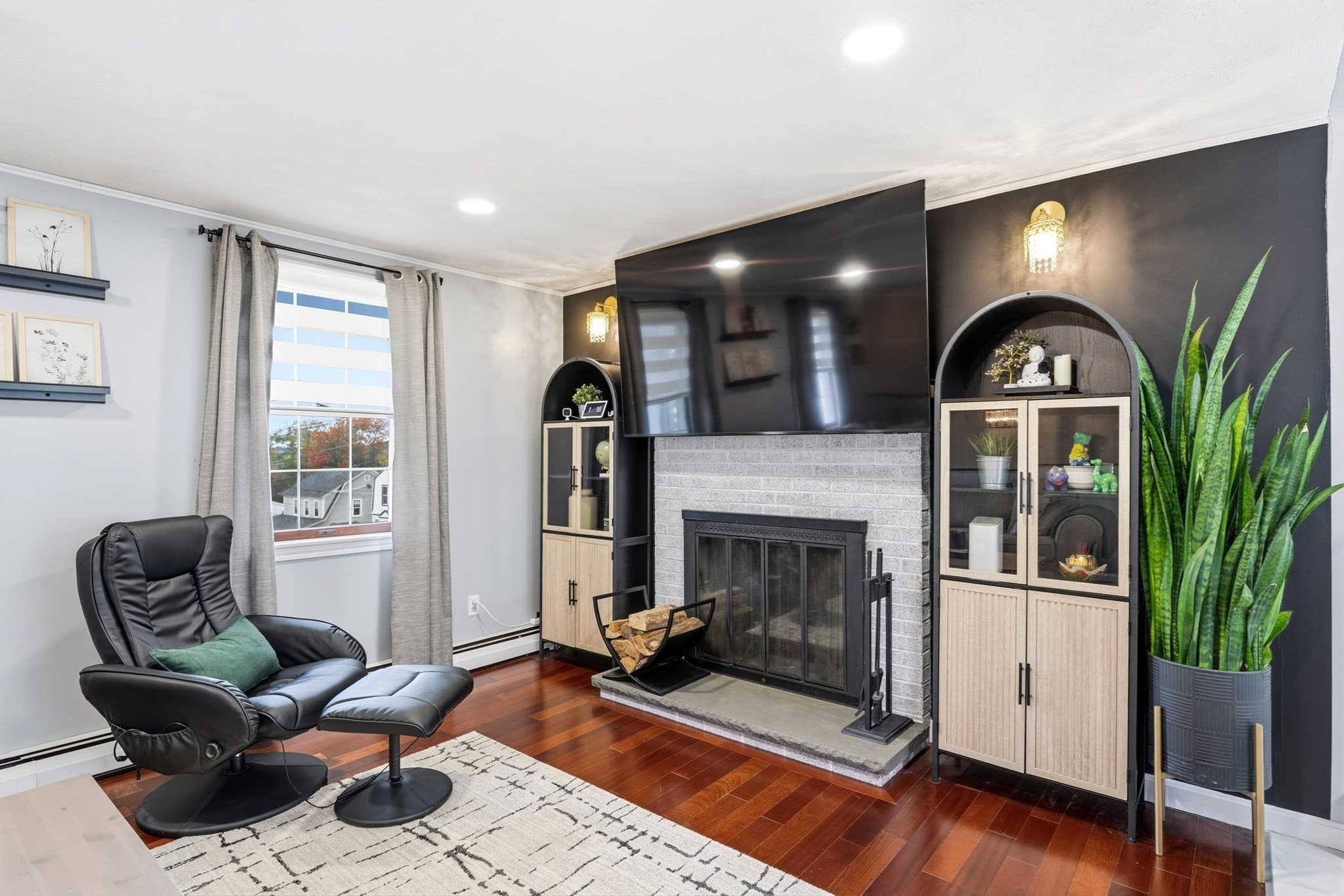 Single Family Residence at 17 Dundee St, Lowell MA 01850, photo 10 of 37