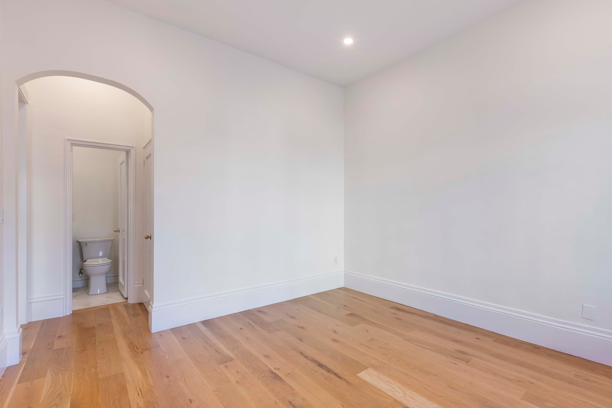 Condominium at 271 Dartmouth St. # 2L, Boston MA 02116, photo 8 of 19