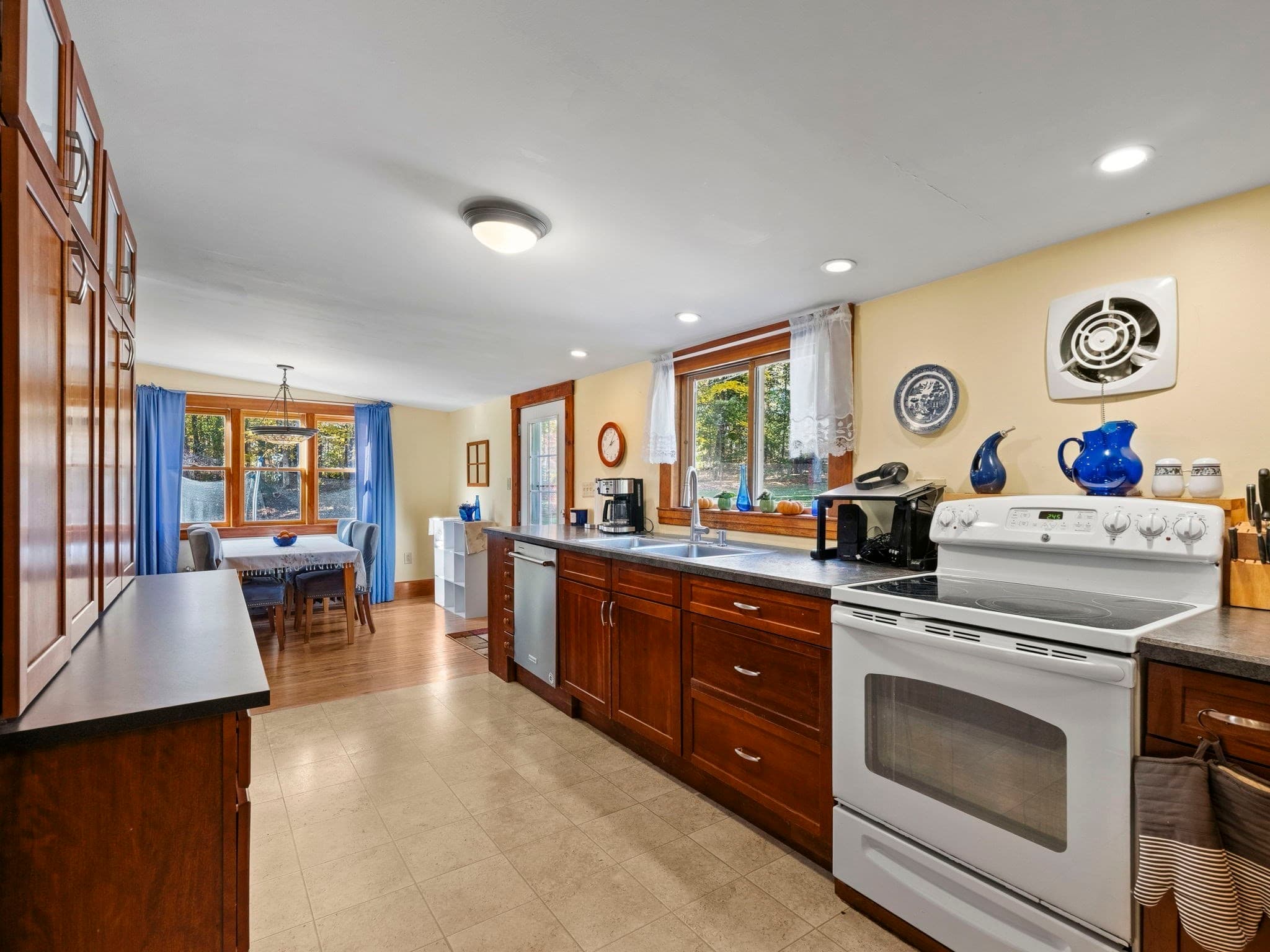 Single Family Residence at 7 Shepley St, Groton MA 01450, photo 15 of 41
