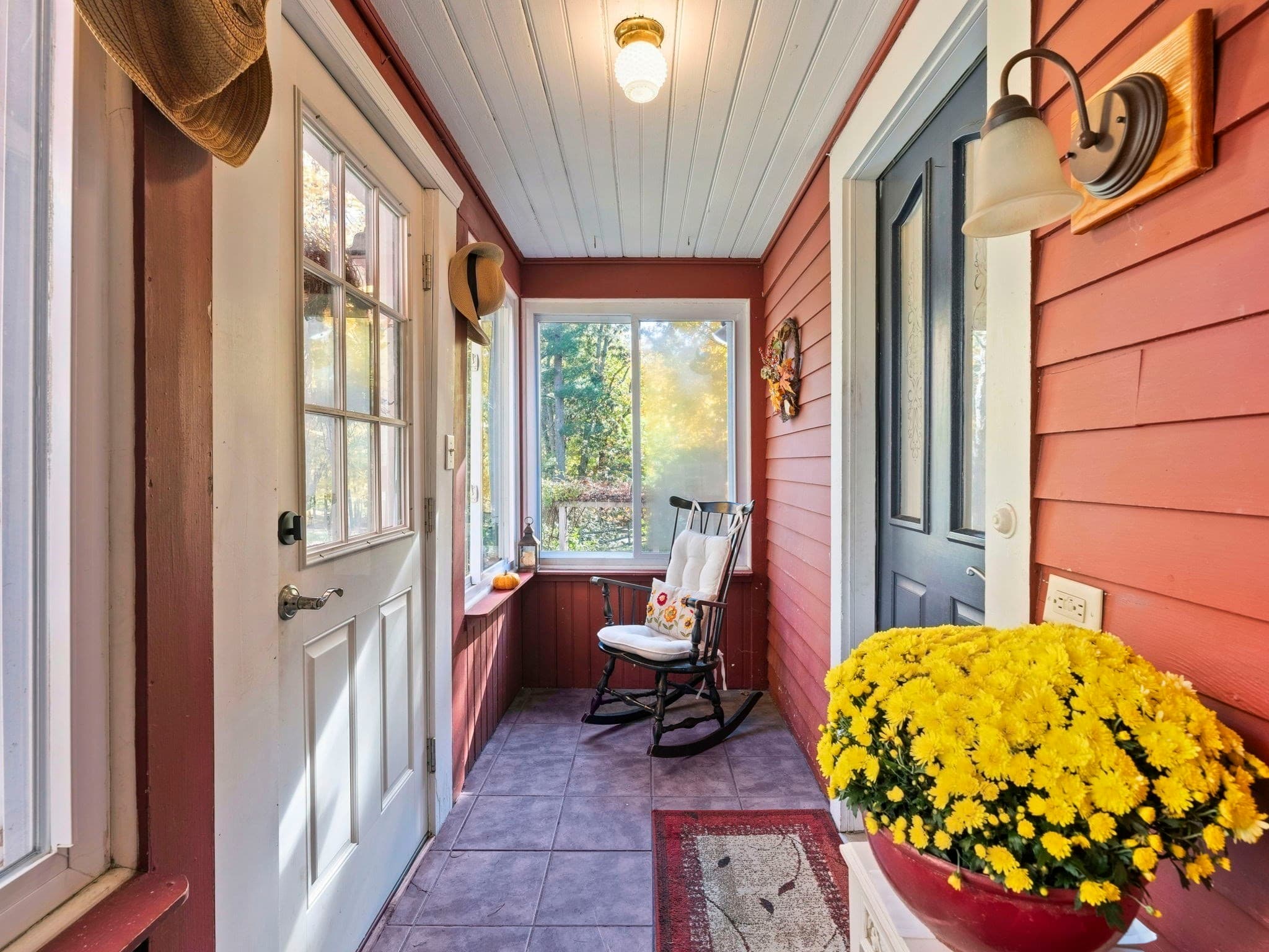 Single Family Residence at 7 Shepley St, Groton MA 01450, photo 4 of 41