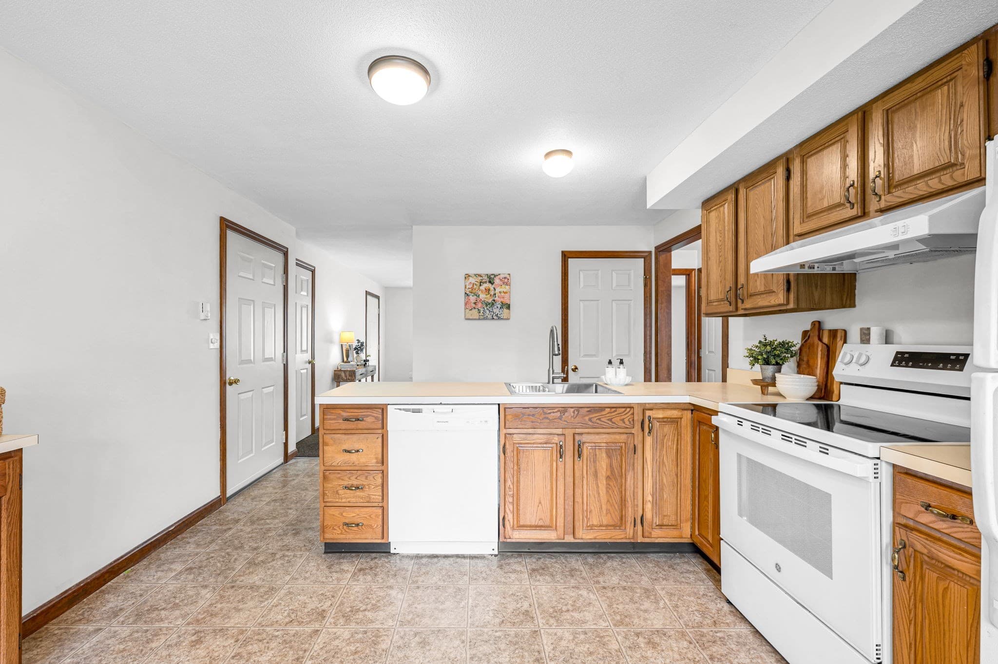 Condominium at 149 Dale St # R, Chicopee MA 01020, photo 9 of 29