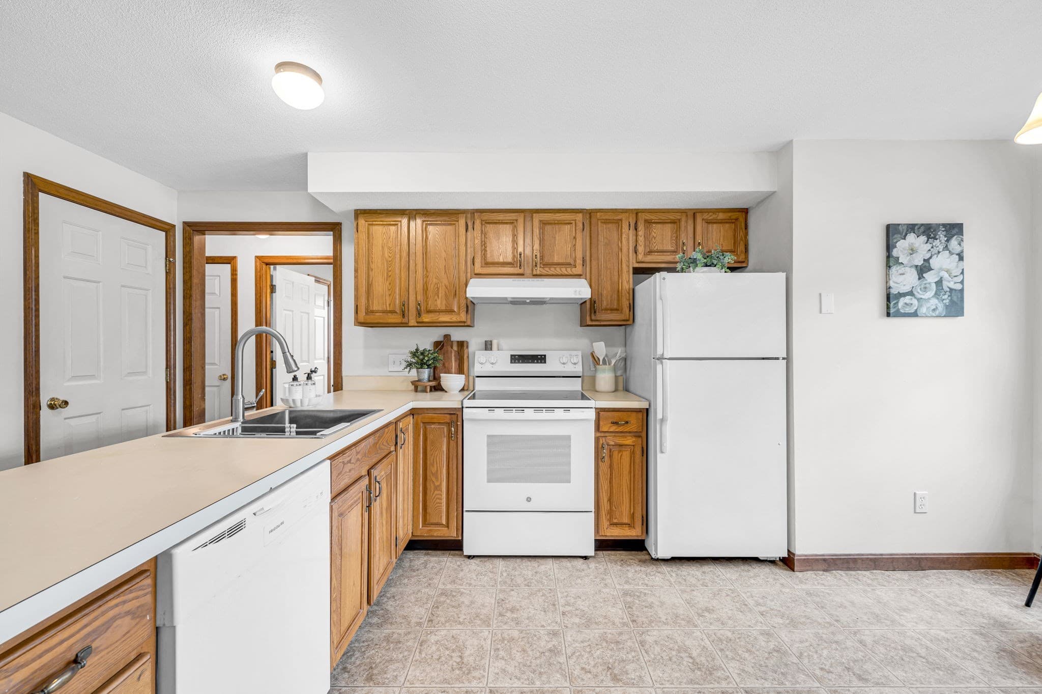 Condominium at 149 Dale St # R, Chicopee MA 01020, photo 8 of 29