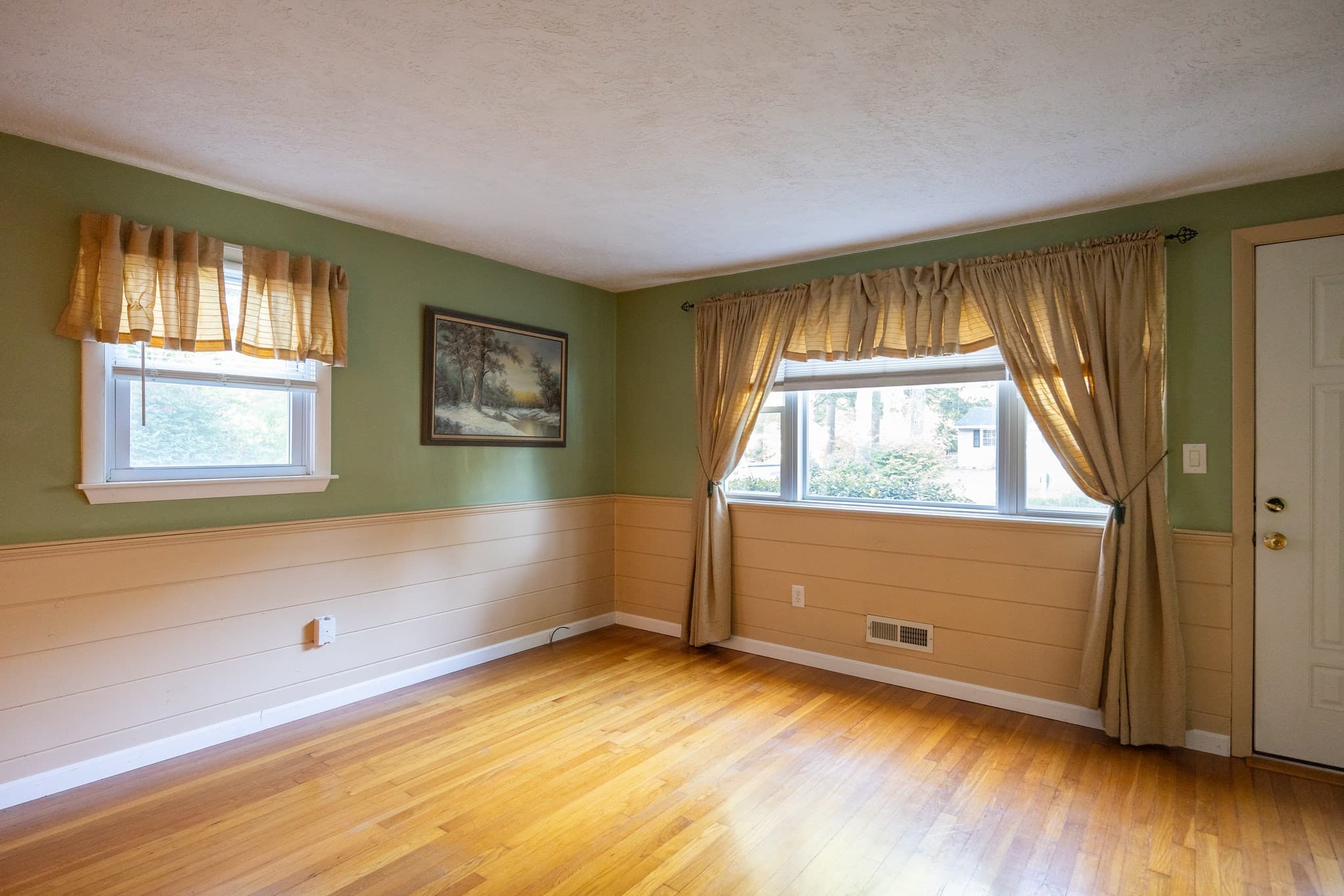 Single Family Residence at 2 Homestead Rd, Middleboro MA 02346, photo 6 of 27