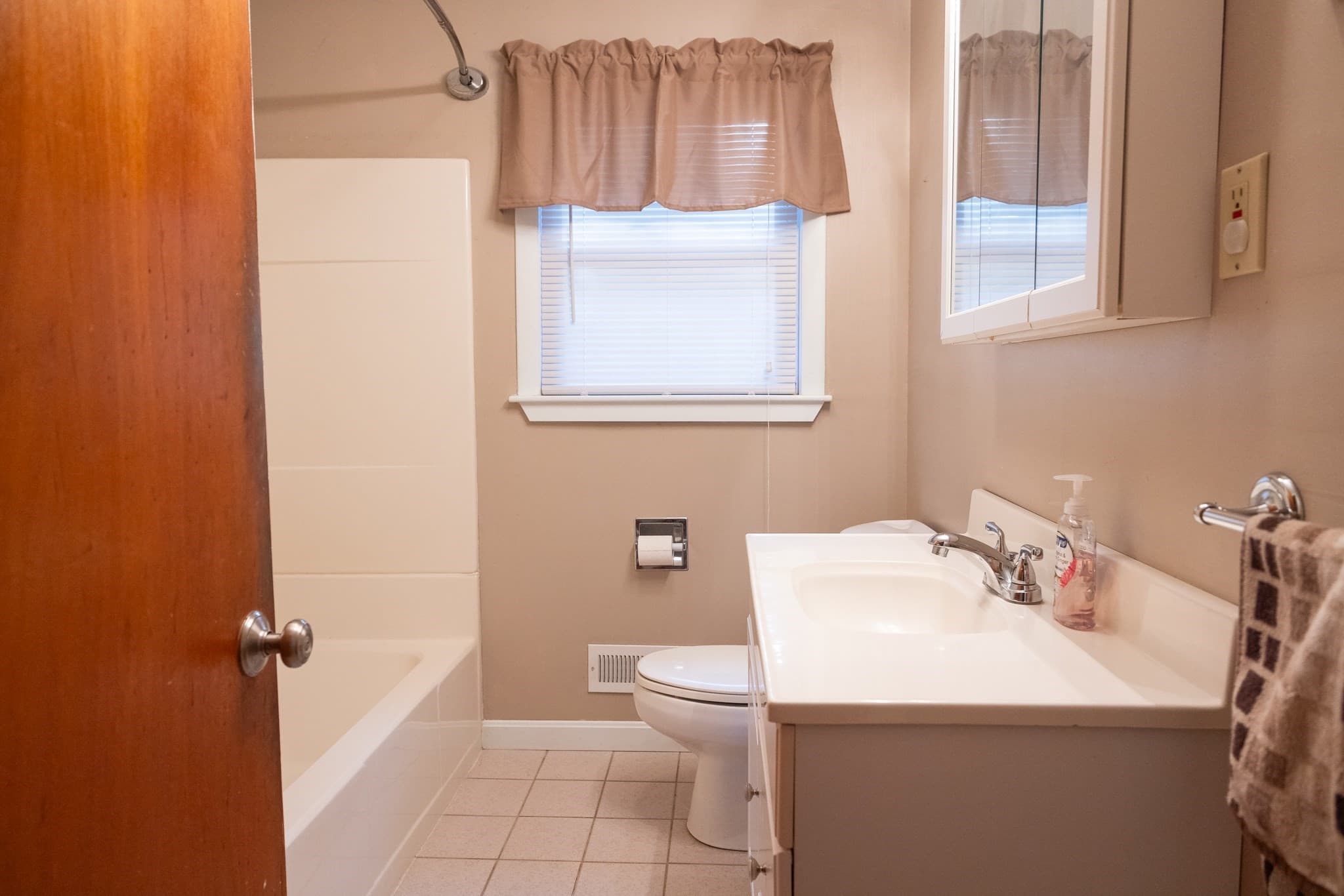 Single Family Residence at 2 Homestead Rd, Middleboro MA 02346, photo 12 of 27