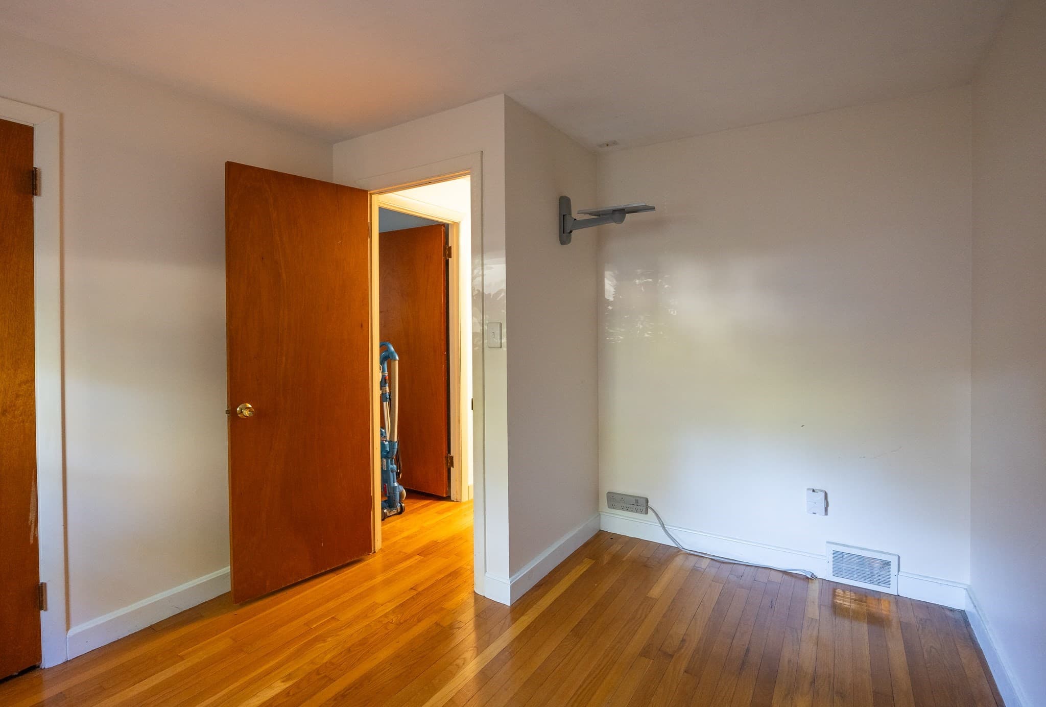 Single Family Residence at 2 Homestead Rd, Middleboro MA 02346, photo 20 of 27