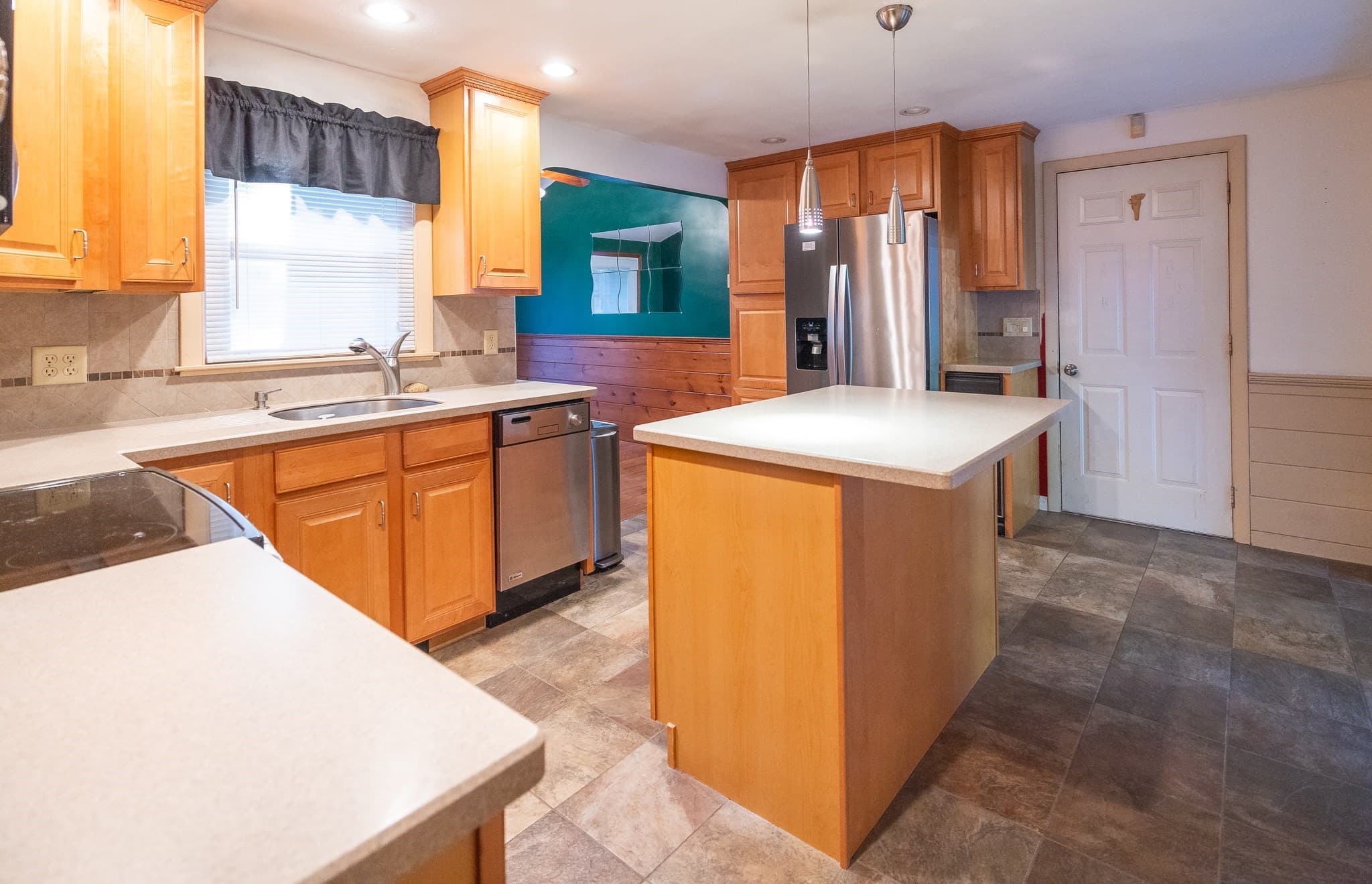 Single Family Residence at 2 Homestead Rd, Middleboro MA 02346, photo 10 of 27