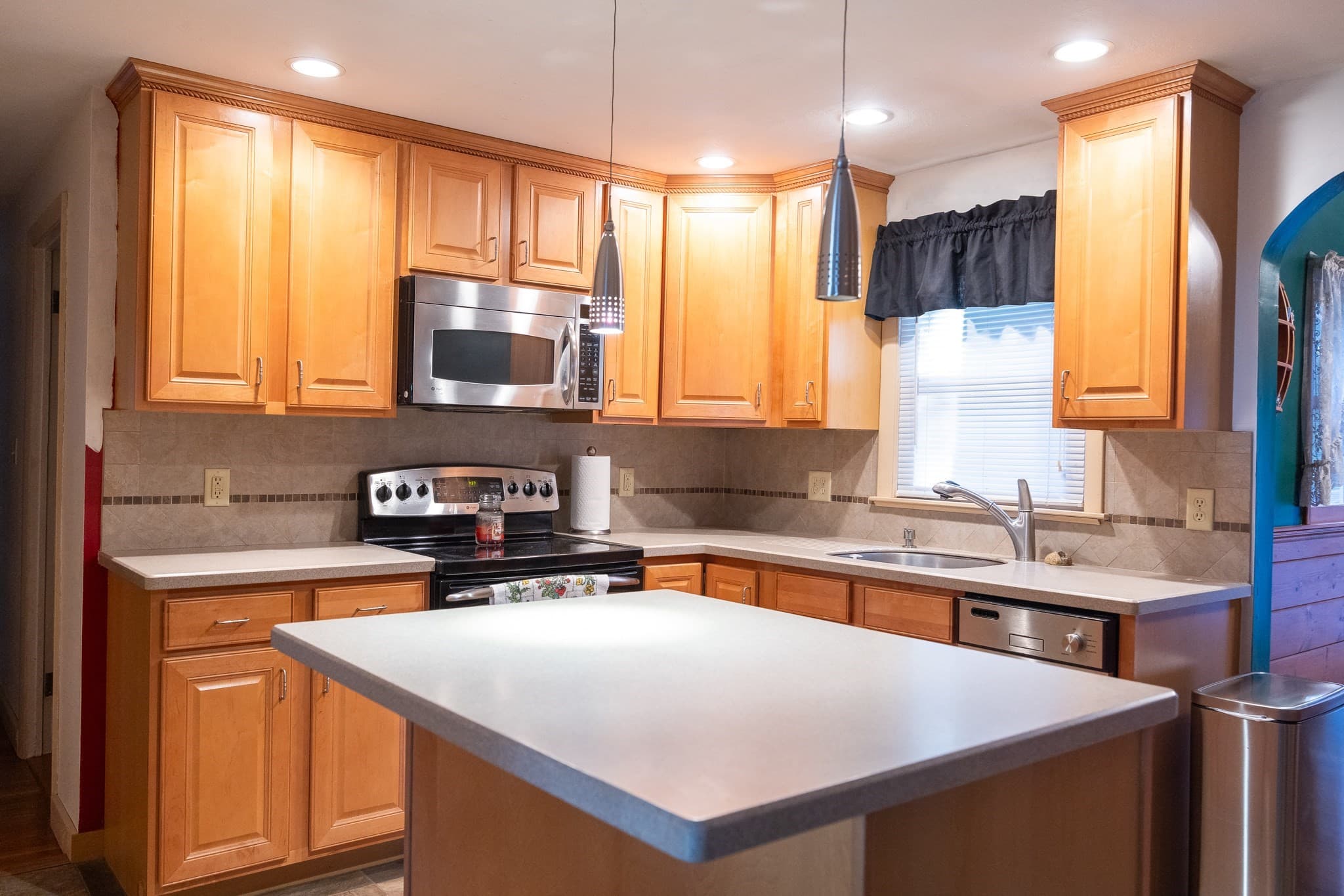 Single Family Residence at 2 Homestead Rd, Middleboro MA 02346, photo 8 of 27