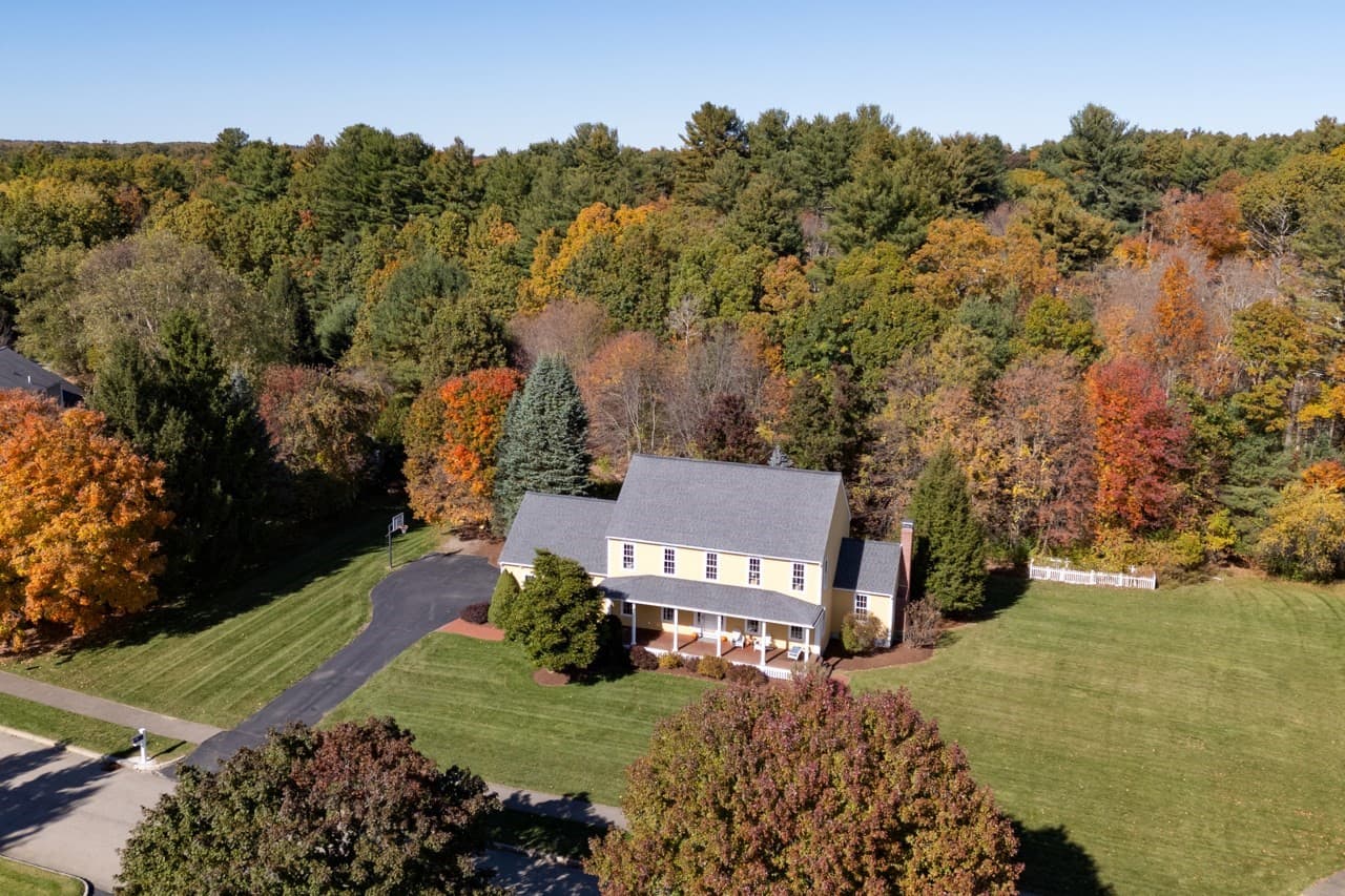 Single Family Residence at 6 Beaver Brook Dr, Holliston MA 01746, photo 2 of 42