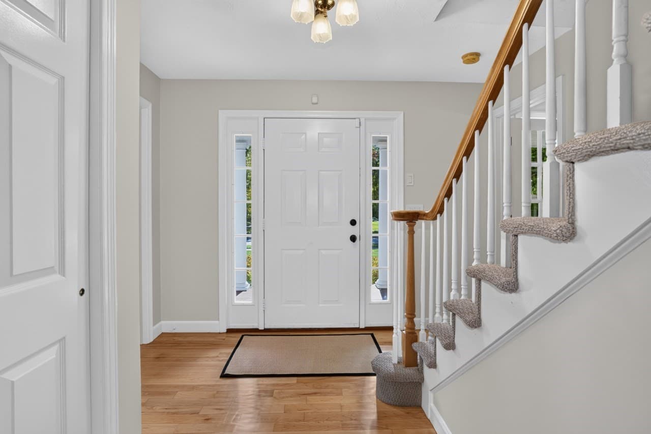 Single Family Residence at 6 Beaver Brook Dr, Holliston MA 01746, photo 13 of 42