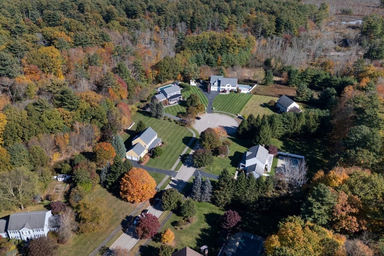 Single Family Residence at 6 Beaver Brook Dr, Holliston MA 01746, photo 32 of 42