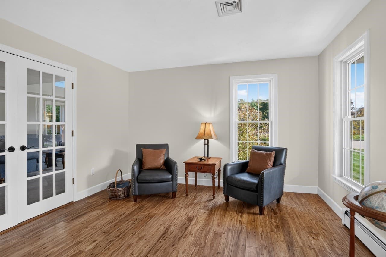 Single Family Residence at 6 Beaver Brook Dr, Holliston MA 01746, photo 10 of 42