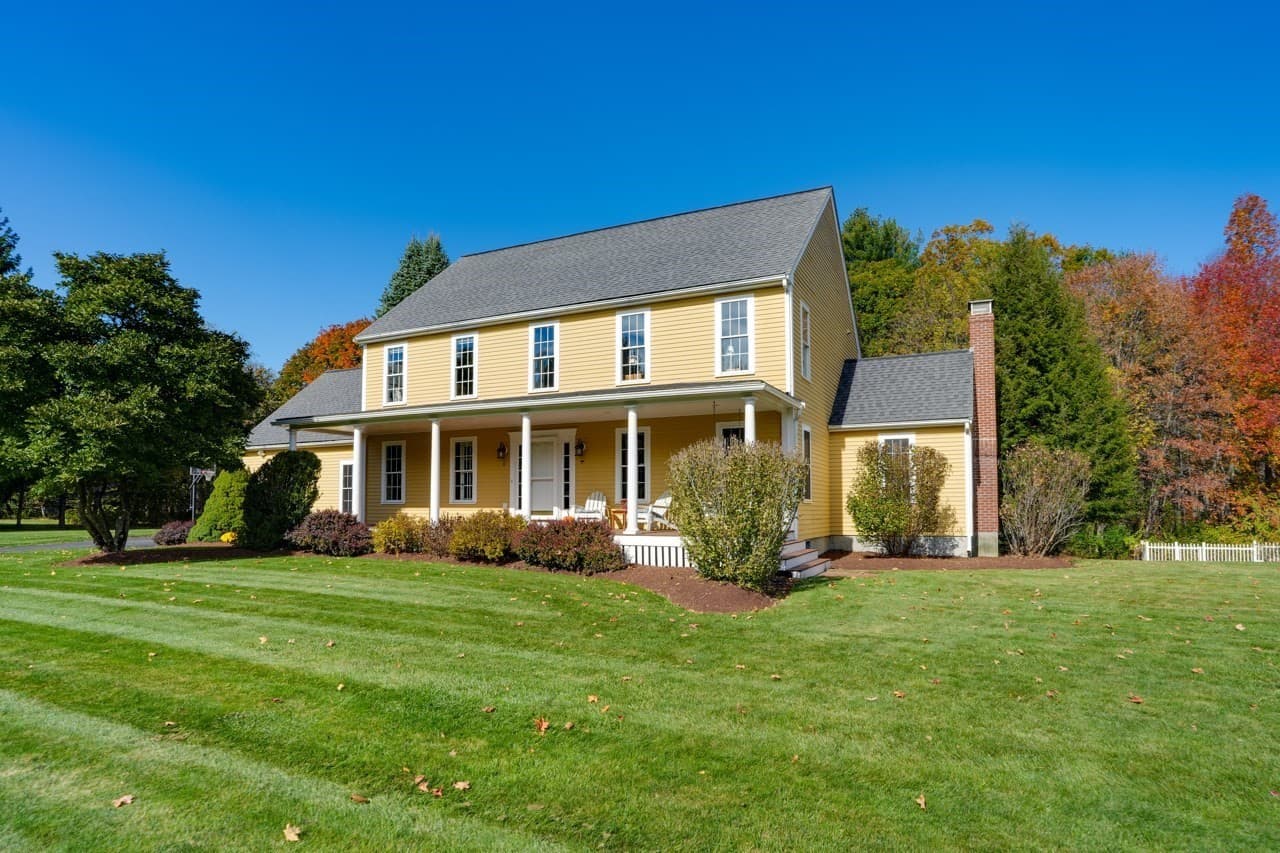 Single Family Residence at 6 Beaver Brook Dr, Holliston MA 01746, photo 40 of 42