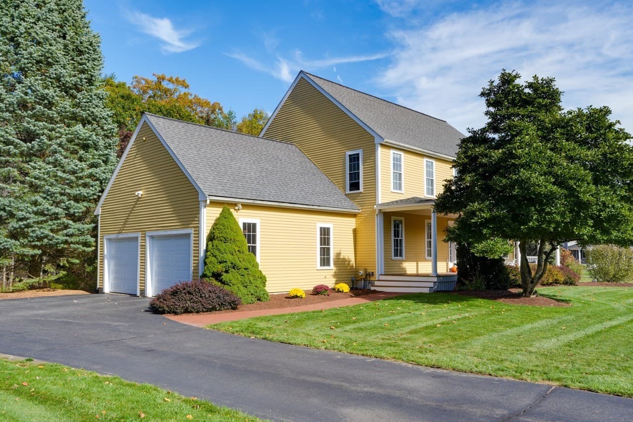 Single Family Residence at 6 Beaver Brook Dr, Holliston MA 01746, photo 39 of 42