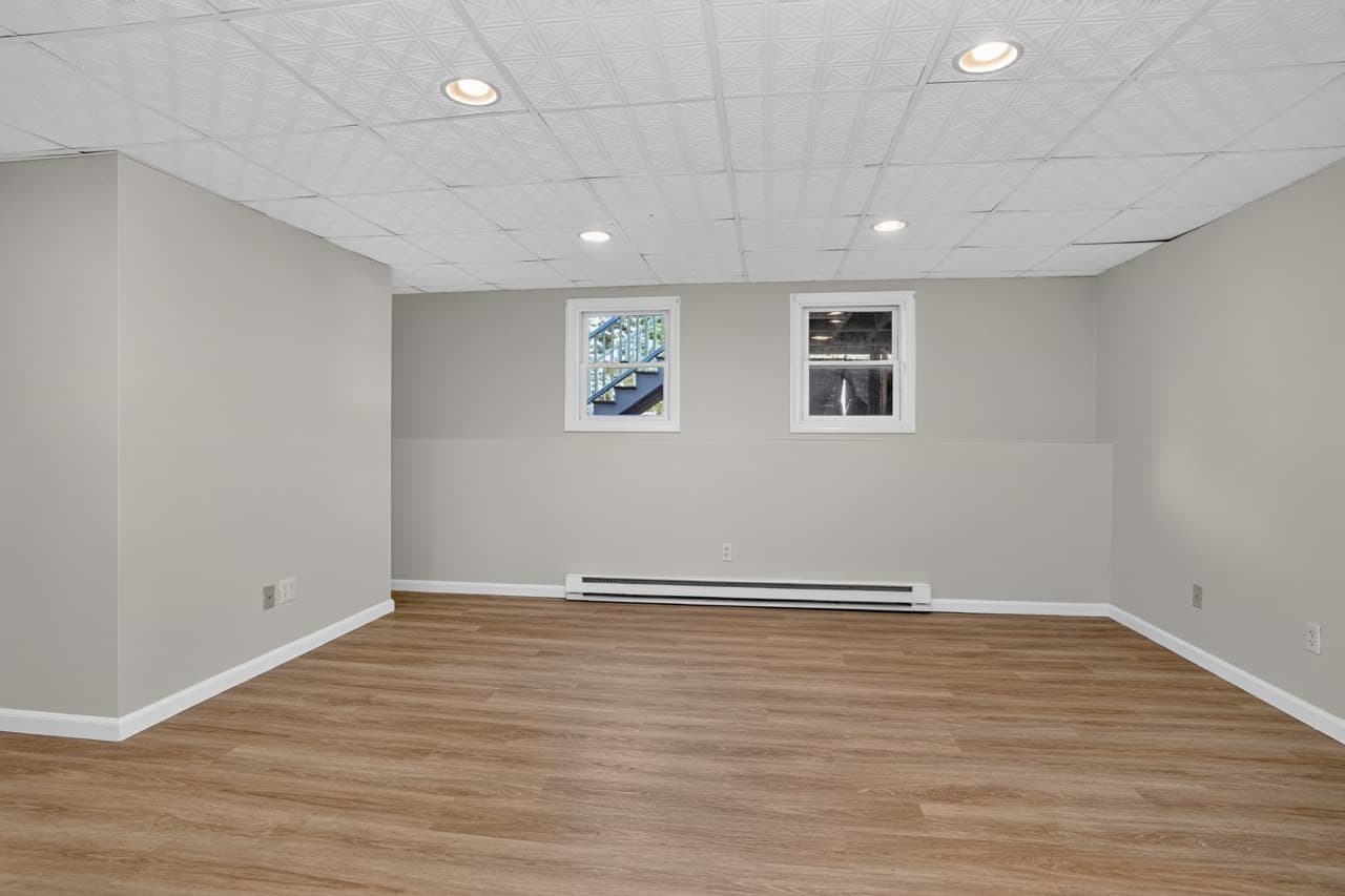Single Family Residence at 6 Beaver Brook Dr, Holliston MA 01746, photo 25 of 42