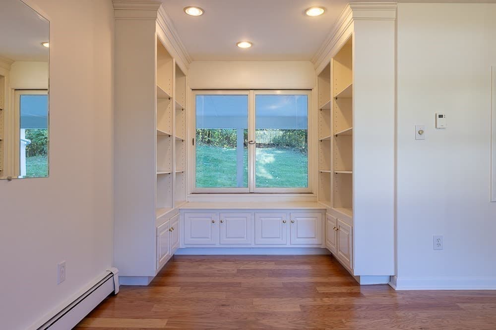 Single Family Residence at 346 Chestnut St, Franklin MA 02038, photo 8 of 42