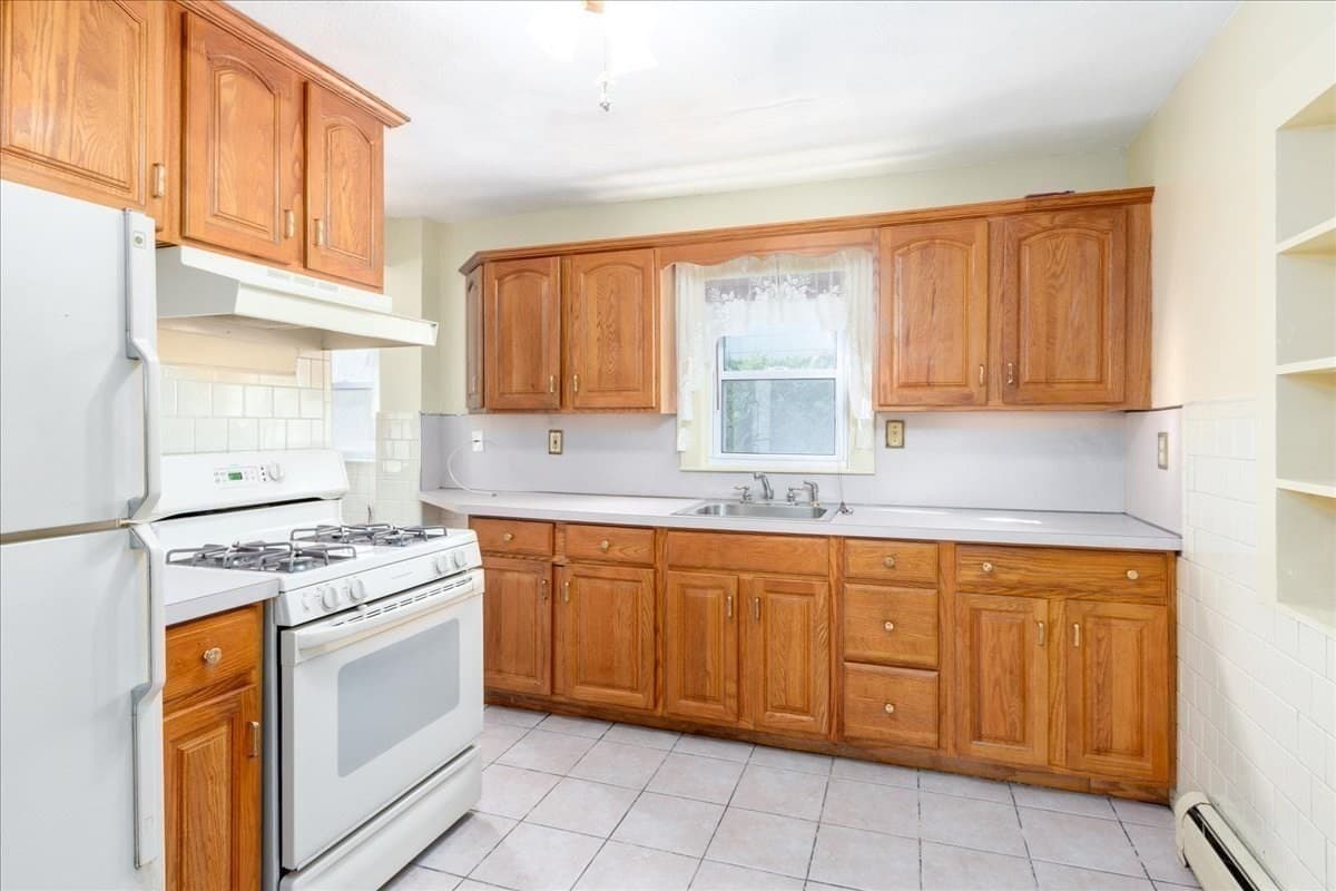 Single Family Residence at 27 Stearns Ave, Medford MA 02155, photo 7 of 24
