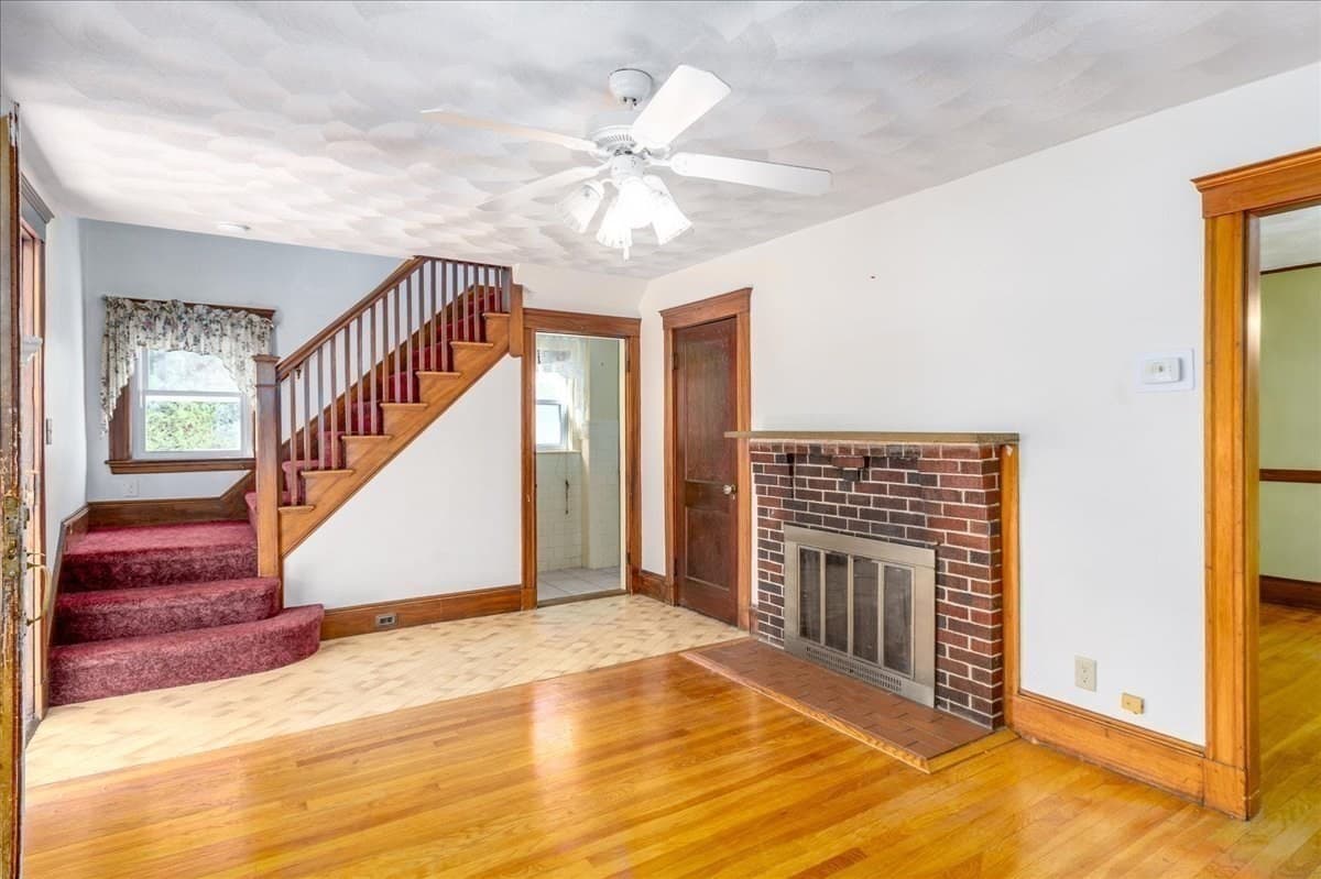 Single Family Residence at 27 Stearns Ave, Medford MA 02155, photo 3 of 24