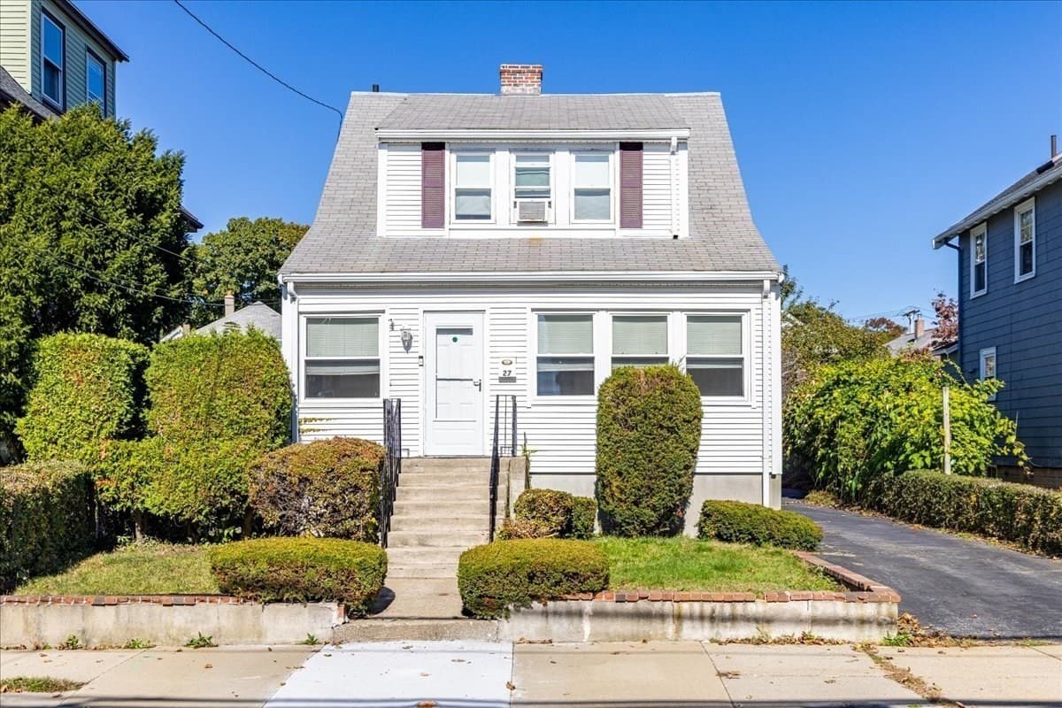 27 Stearns Ave, Medford MA 02155