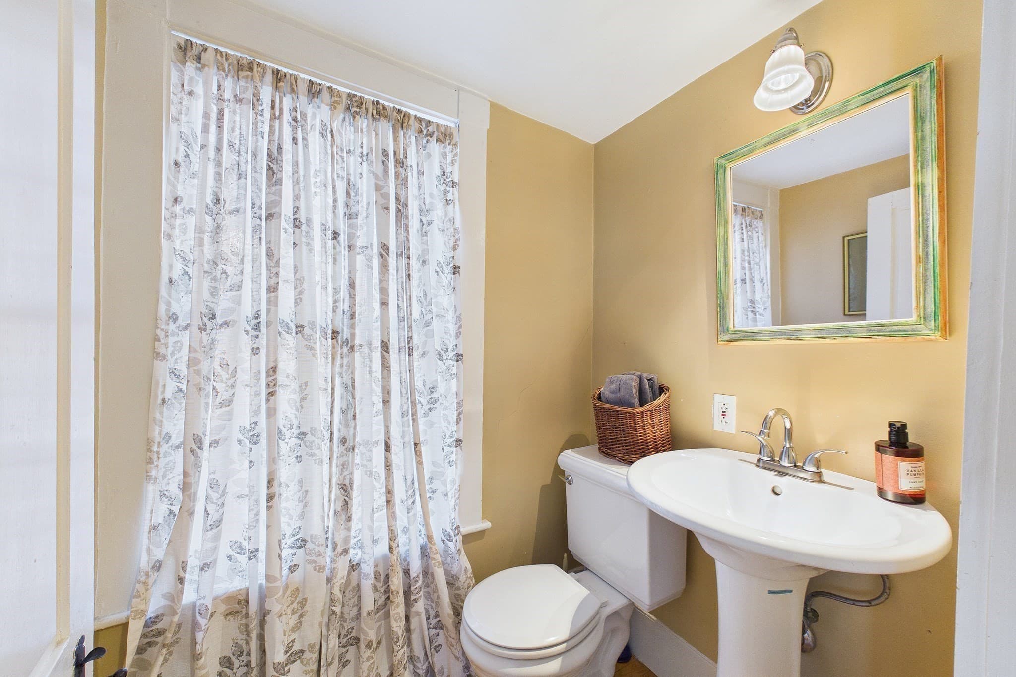 Single Family Residence at 68 Court St., Dedham MA 02026, photo 7 of 42