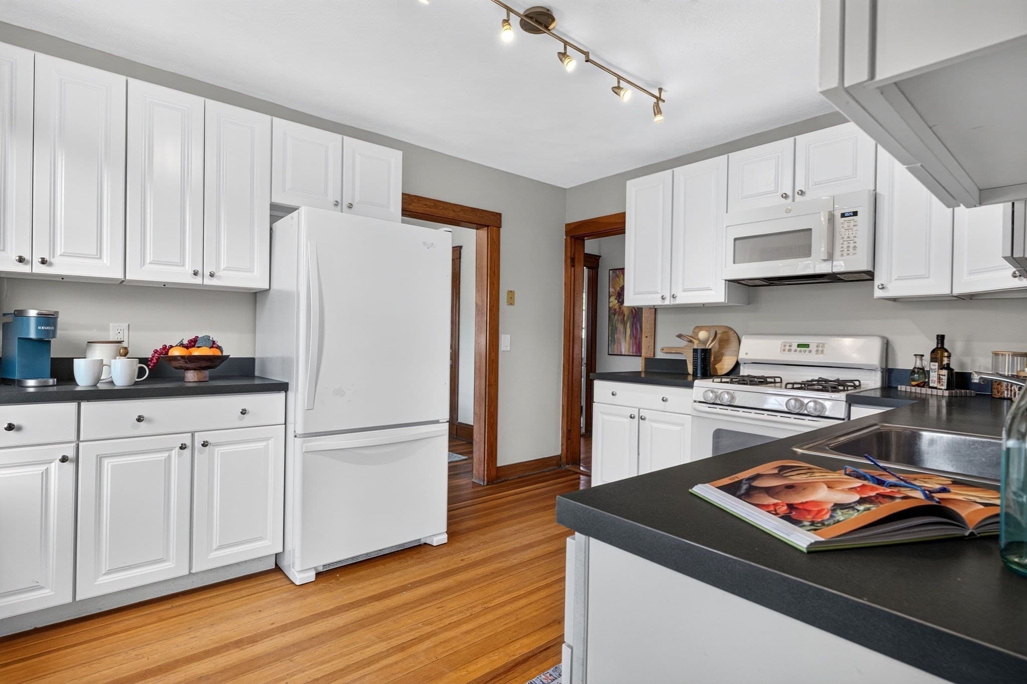 Condominium at 1540 Centre St # 2, Boston MA 02131, photo 13 of 30