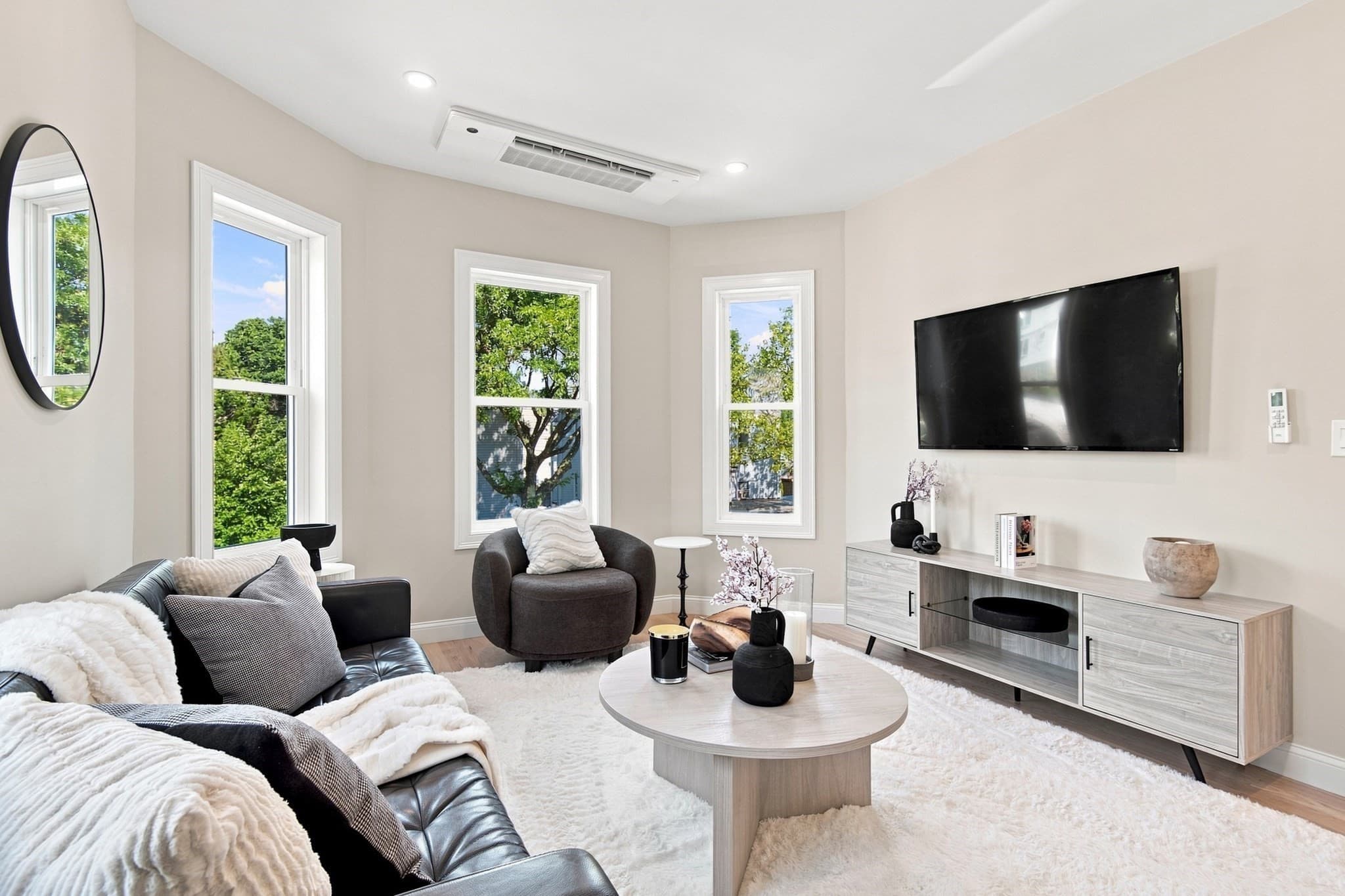 Condominium at 4294 Washington St # 1, Boston MA 02131, photo 3 of 21