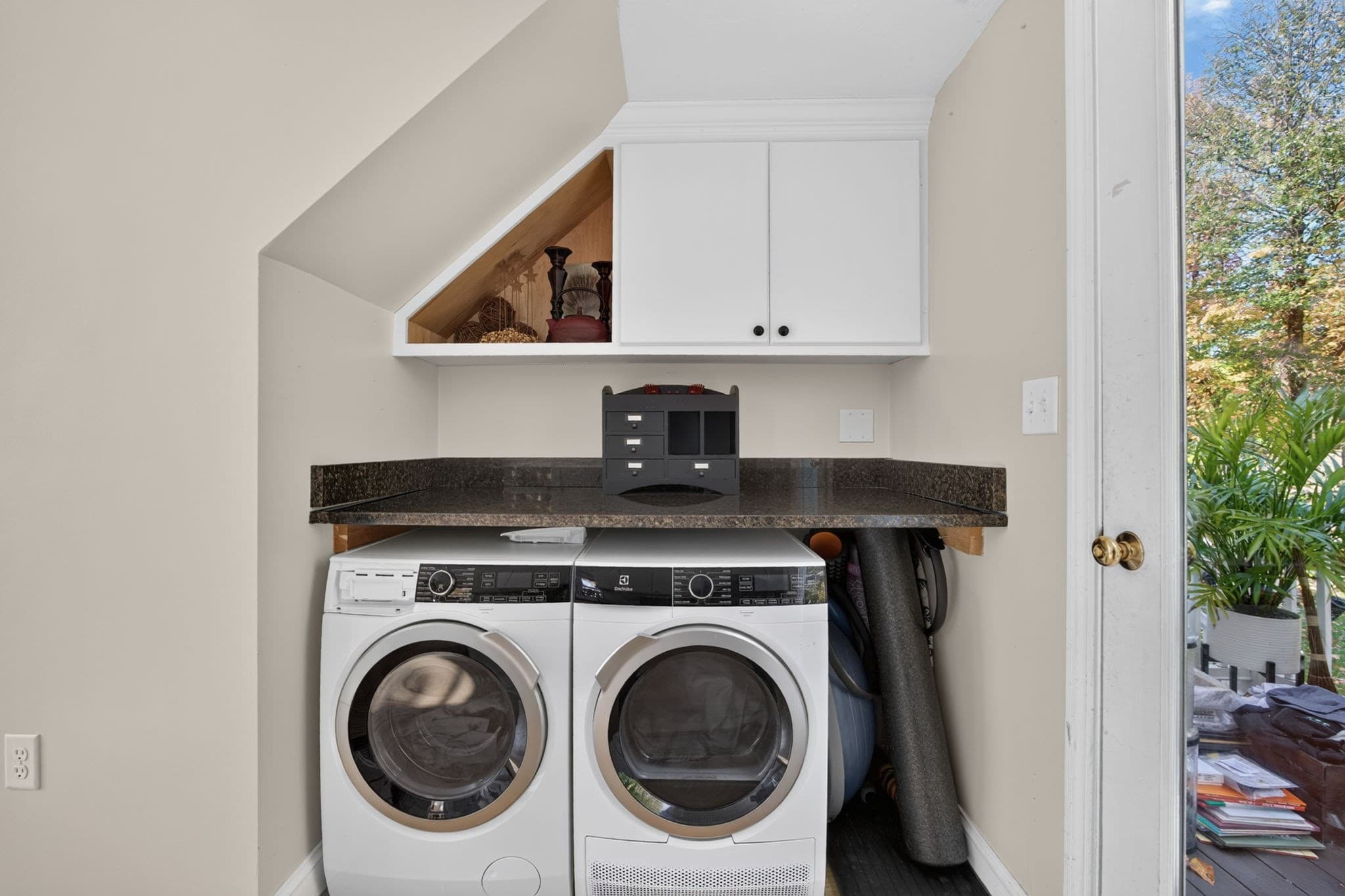3 Family at 1419 Washington St, Holliston MA 01746, photo 12 of 38