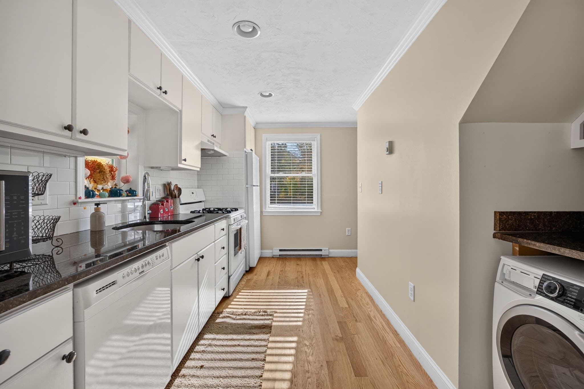 3 Family at 1419 Washington St, Holliston MA 01746, photo 11 of 38