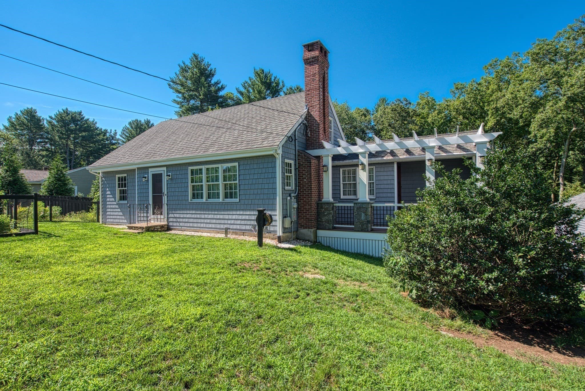 8 Central St, Stoughton MA 02072