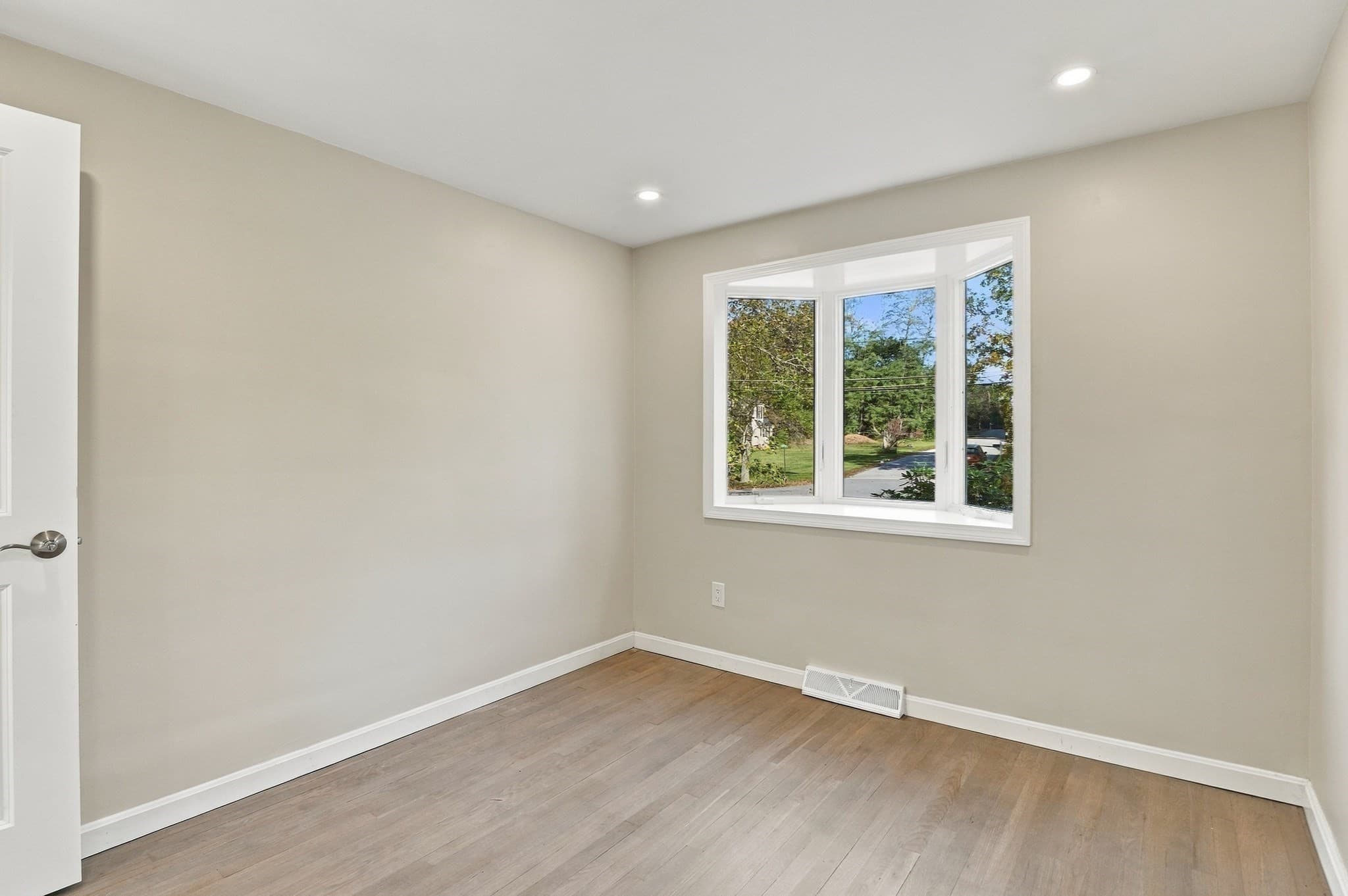 Single Family Residence at 34 Morningside Lane, Lincoln MA 01773, photo 27 of 33