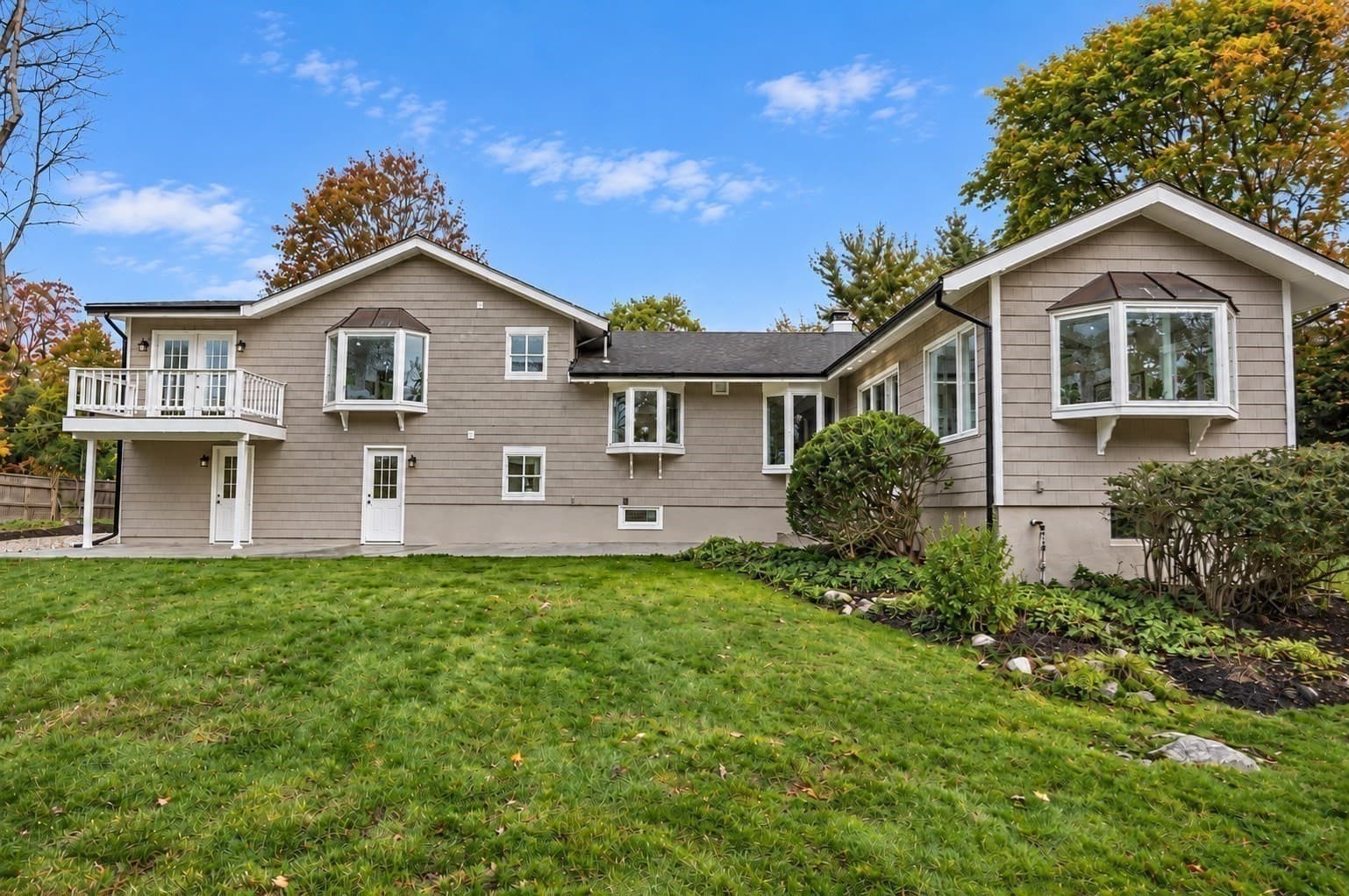 Single Family Residence at 34 Morningside Lane, Lincoln MA 01773, photo 3 of 33