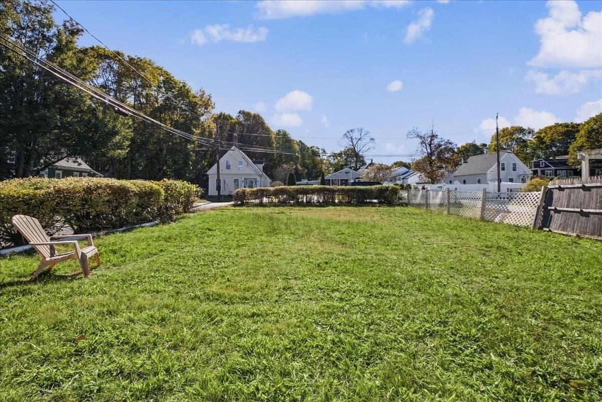 Single Family Residence at 35 School St, Weymouth MA 02189, photo 7 of 34