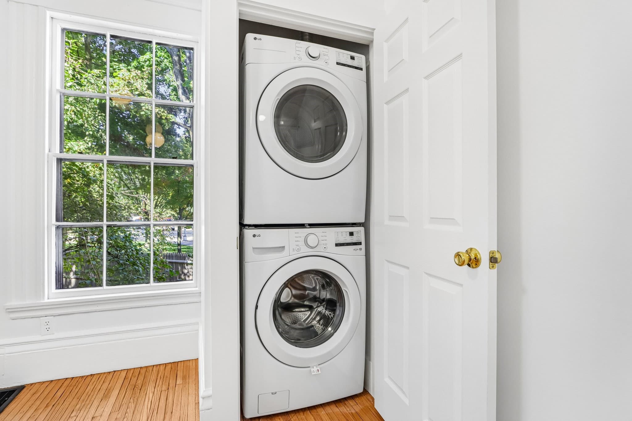 Condominium at 158 Mount Auburn St # 1, Cambridge MA 02138, photo 13 of 25