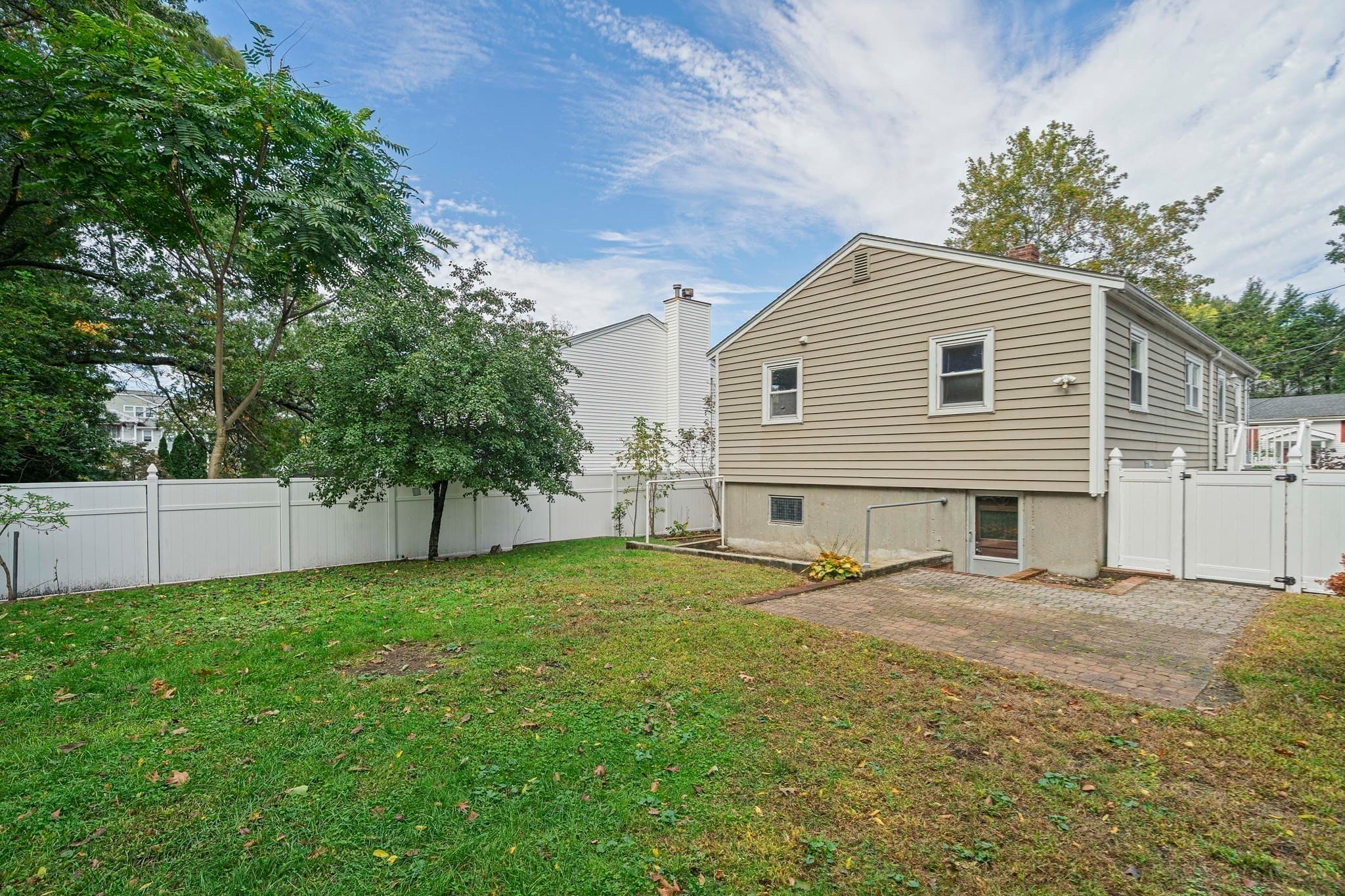 Single Family Residence at 10 Ellswood Street, Boston MA 02132, photo 26 of 27