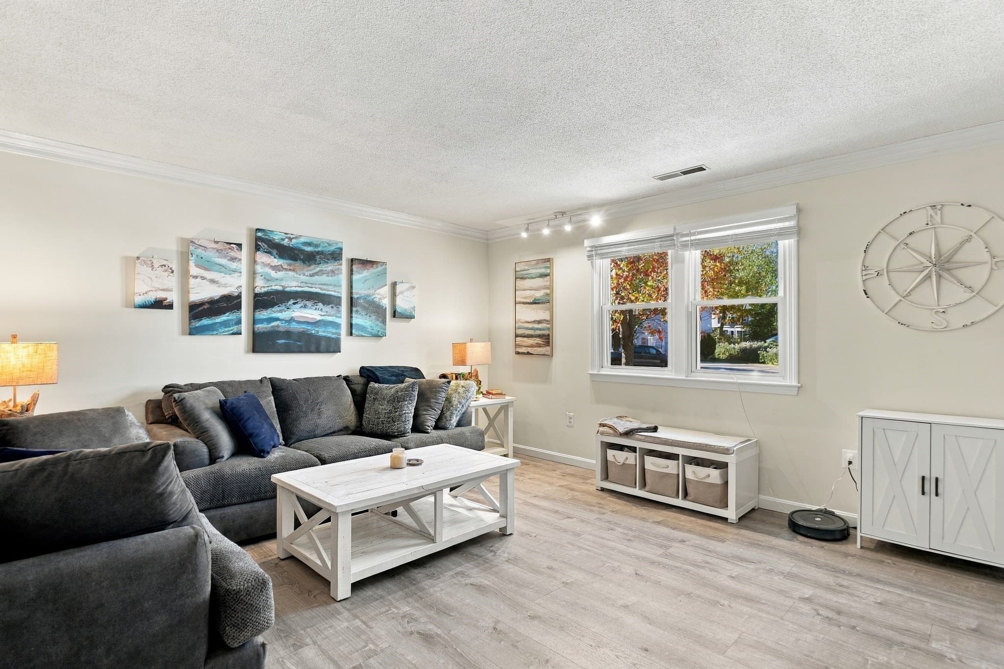 Condominium at 27 Bentley Circle # 27, Methuen MA 01844, photo 4 of 28