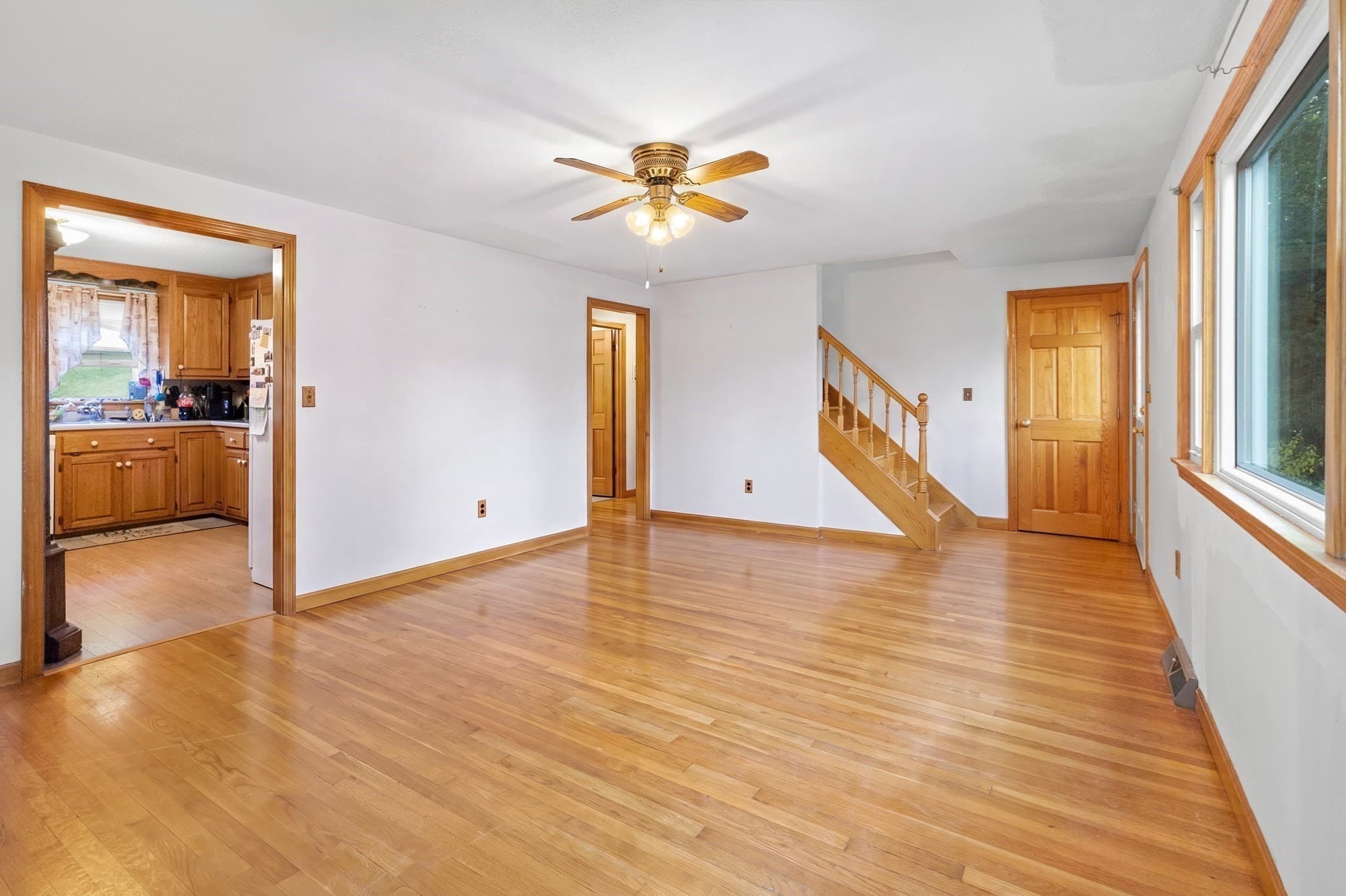 Single Family Residence at 6 Beatrice Rd, Beverly MA 01915, photo 17 of 37