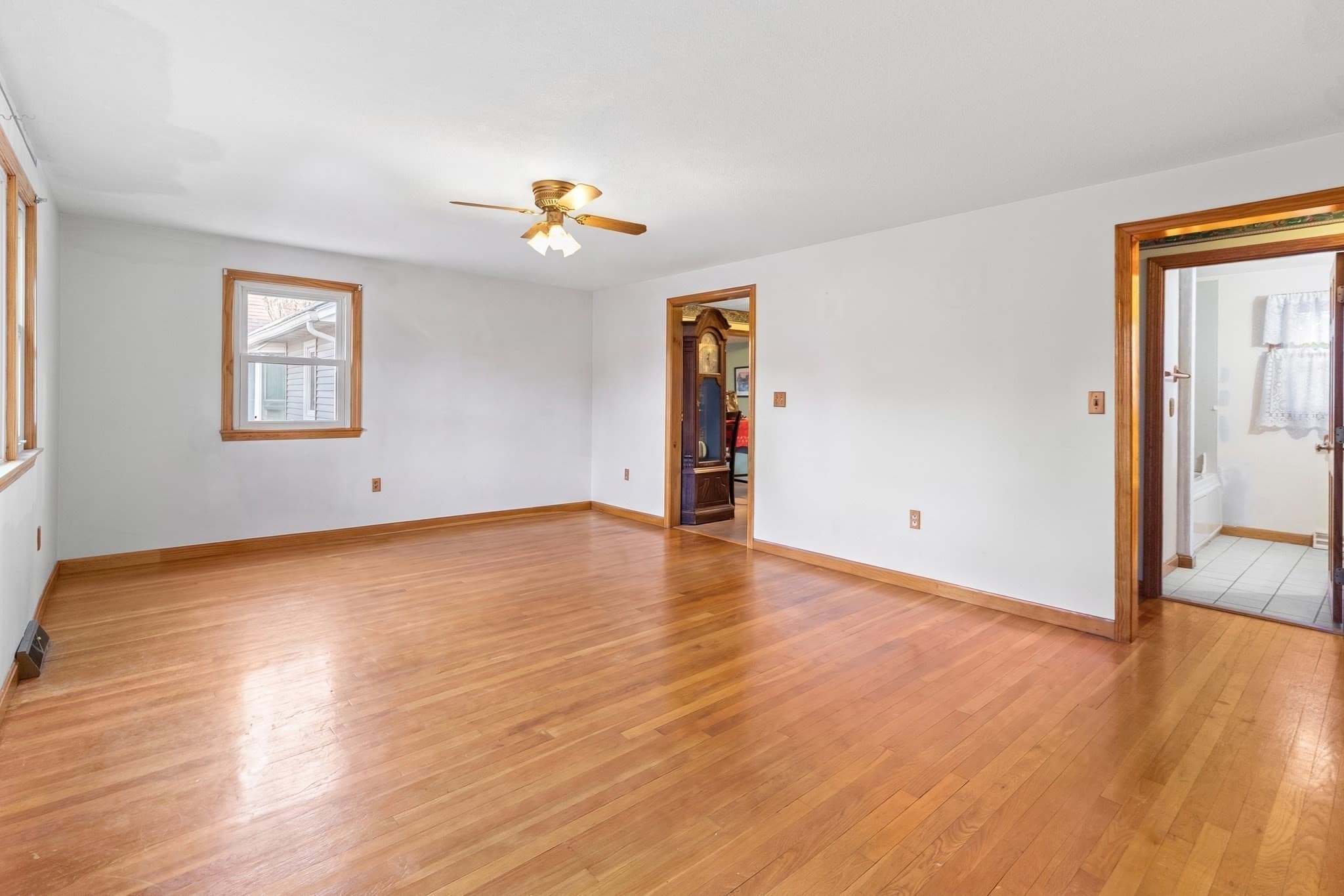 Single Family Residence at 6 Beatrice Rd, Beverly MA 01915, photo 18 of 37