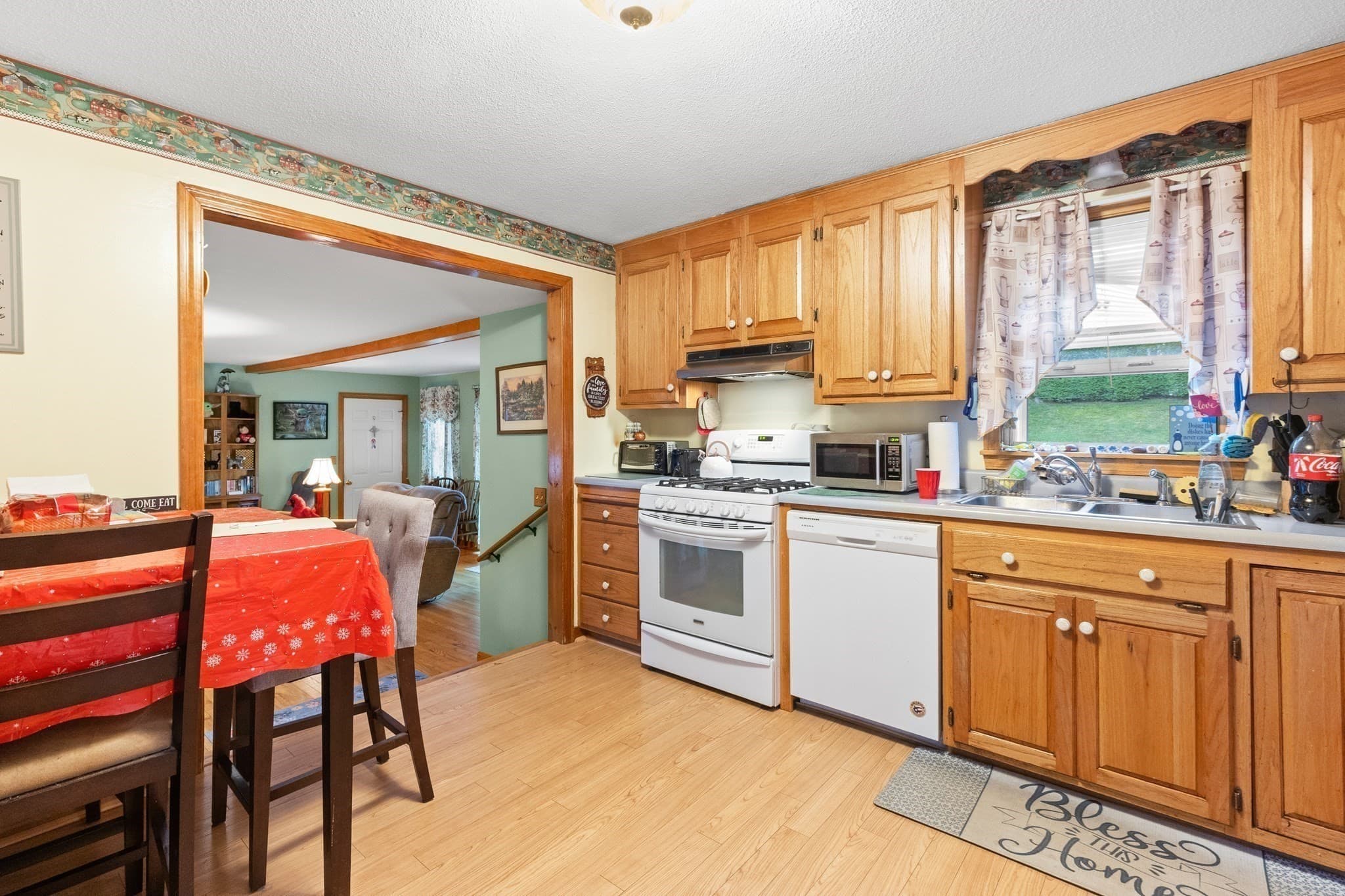 Single Family Residence at 6 Beatrice Rd, Beverly MA 01915, photo 15 of 37