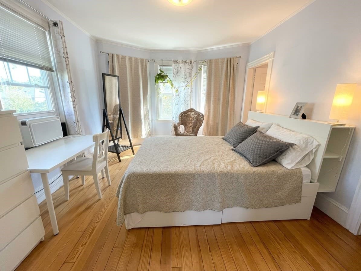 Condominium at 81 Francis Street # 6, Brookline MA 02446, photo 4 of 9