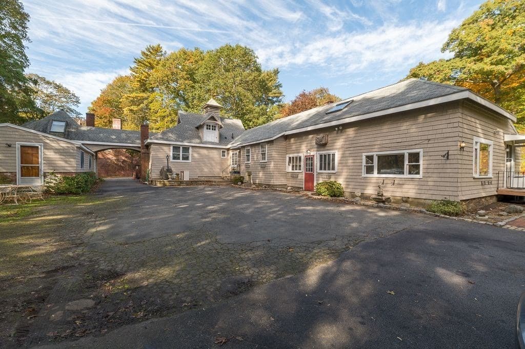 3 Family at 3 Highland Ave, Manchester MA 01944, photo 3 of 22